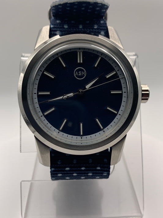 Dress Shirt. 41mm Stainless steel case. Domed K-1 glass crystal. Seiko NH38.