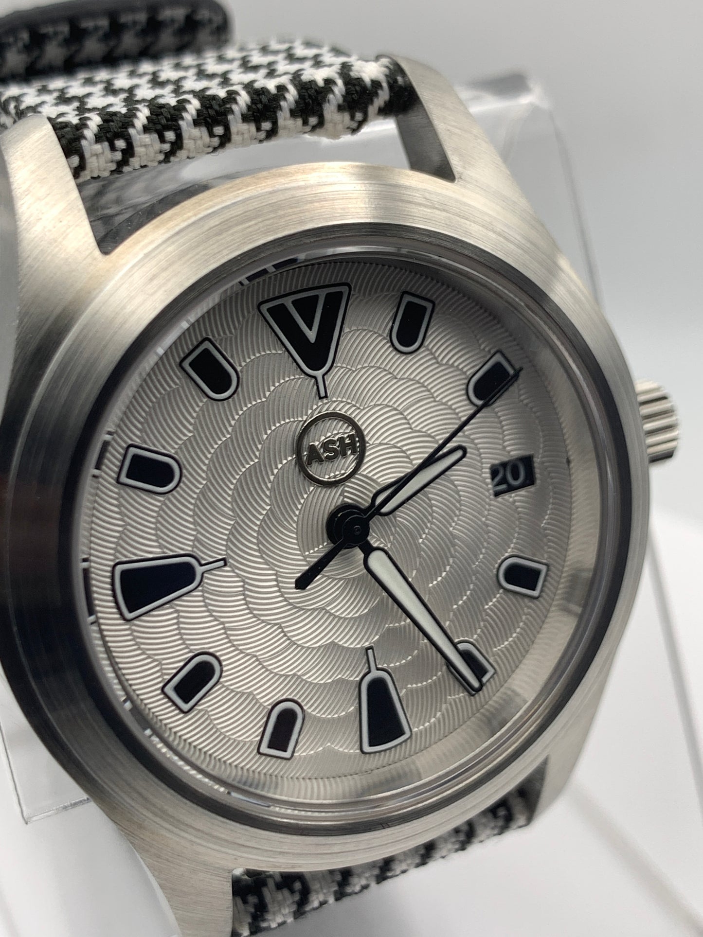 OGCola - Chocolate Chip. 39mm Stainless Steel. Sapphire crystal. Seiko NH35