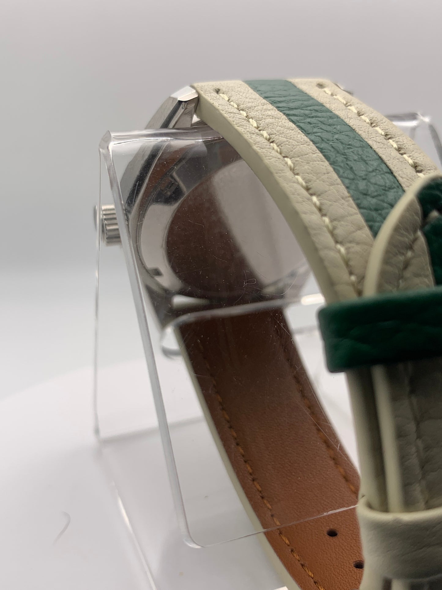 Andy II. 38mm Stainless steel. Double dome sapphire. Green MOP dial. Seiko NH35.