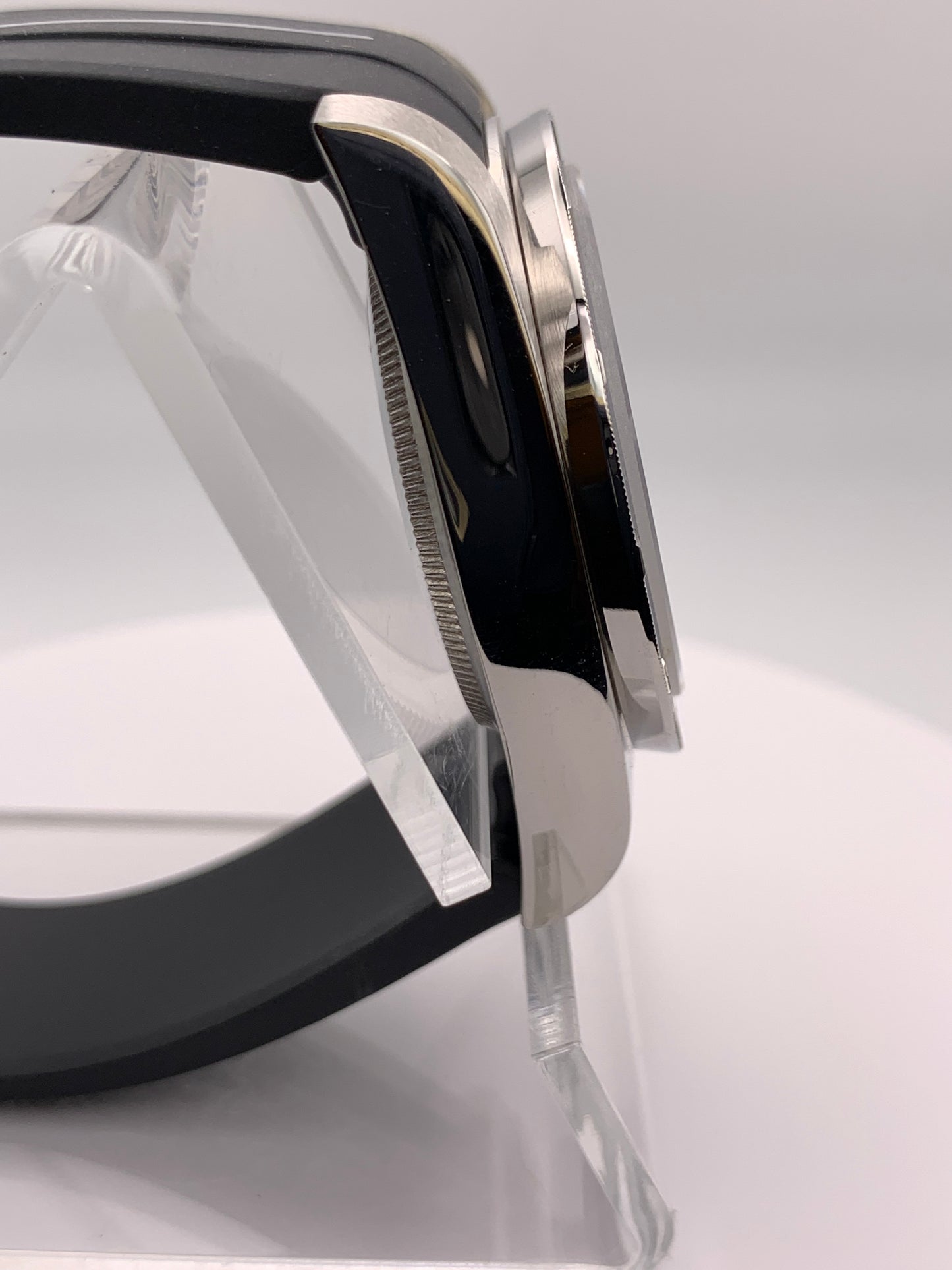 Purple natural stone dial. 39mm engine turned case.