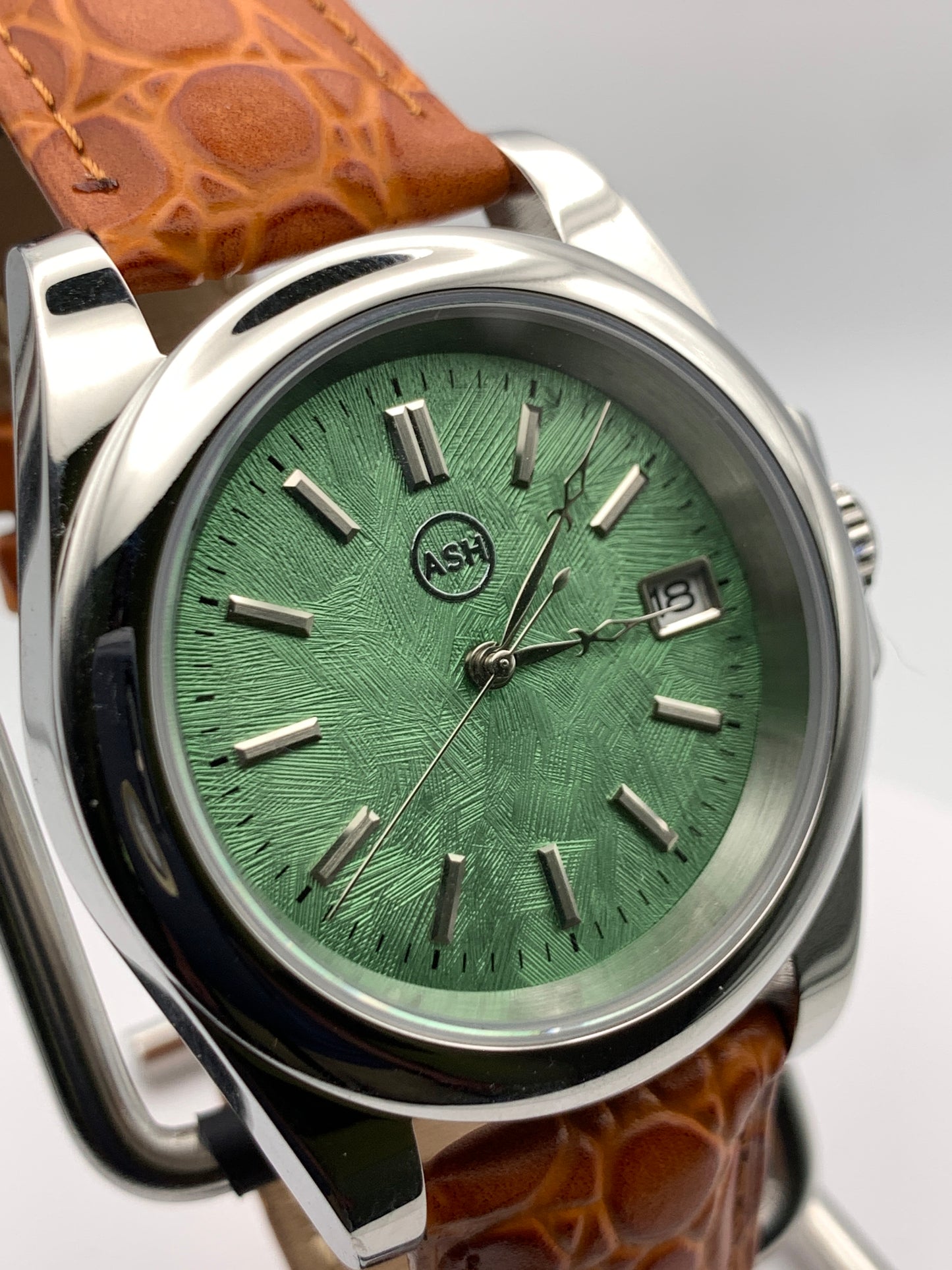 Second Nature 1.1 - 39mm stainless steel case. Sapphire crystal. Seiko NH35.