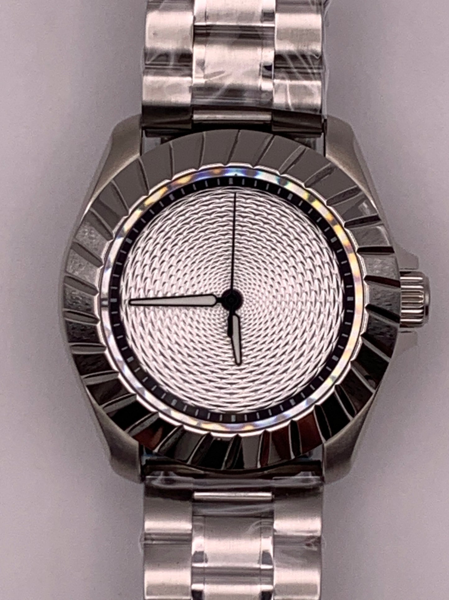 Indra’s Net. 41mm Stainless steel case.  Sapphire crystal. Seiko NH38.