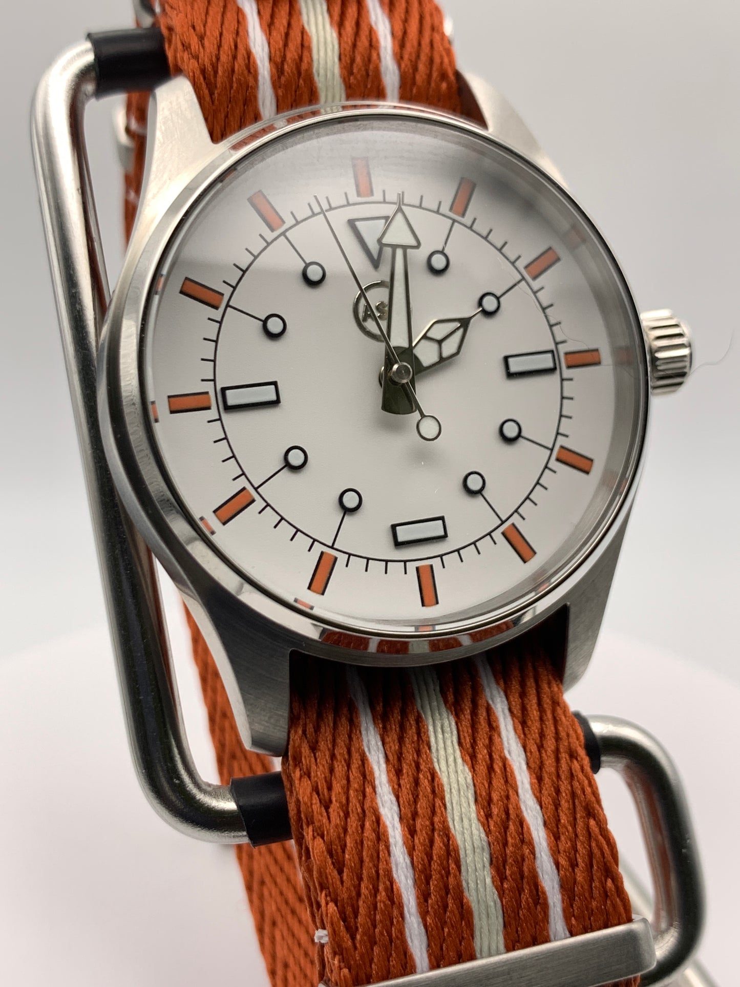 Fuyu. 39mm Stainless steel case.  Sapphire crystal. Seiko NH38
