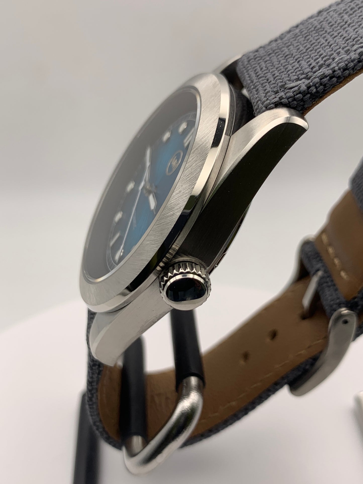 Thalassa - 39mm 3 piece stainless steel case. Sapphire crystal. Seiko NH35.