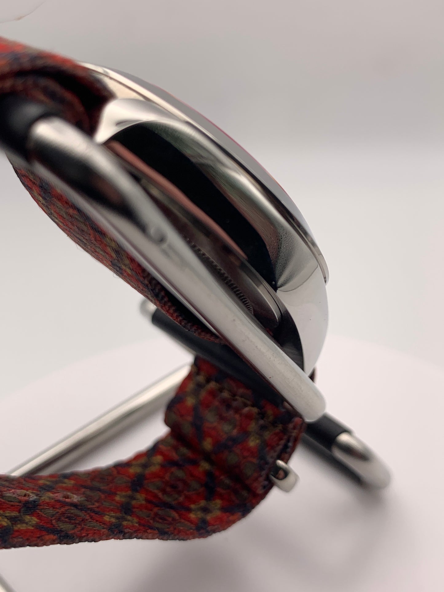 Brocade. 39mm stainless steel case. Sapphire crystal. Seiko NH38.