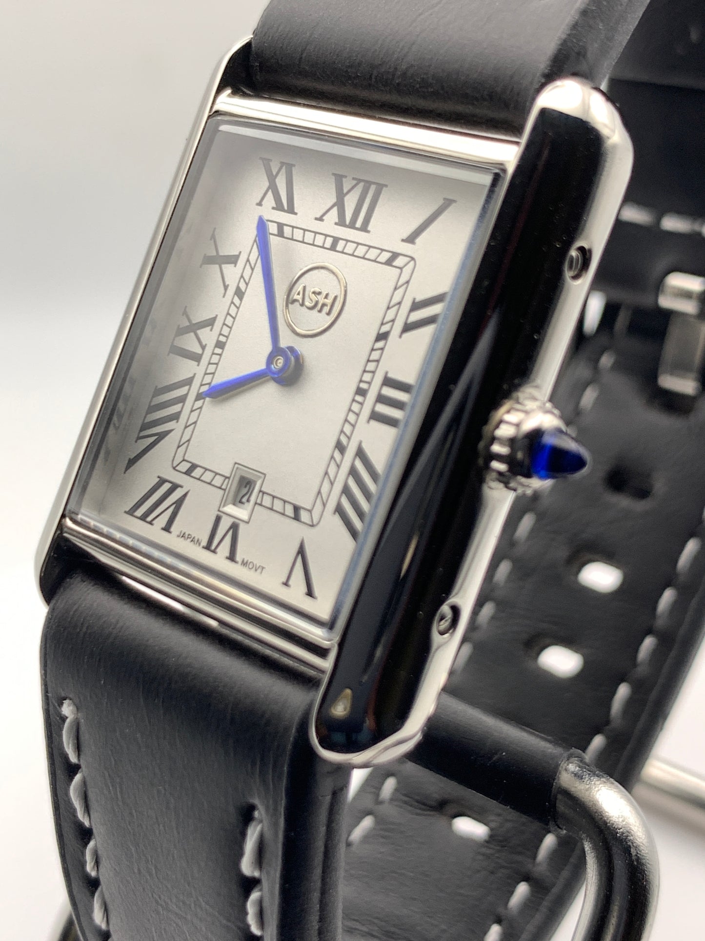 Well Rounded 1.1 - 8.7mm thick. 26mm stainless steel case. 34mm lug to lug. Seiko VJ24 quartz movement.