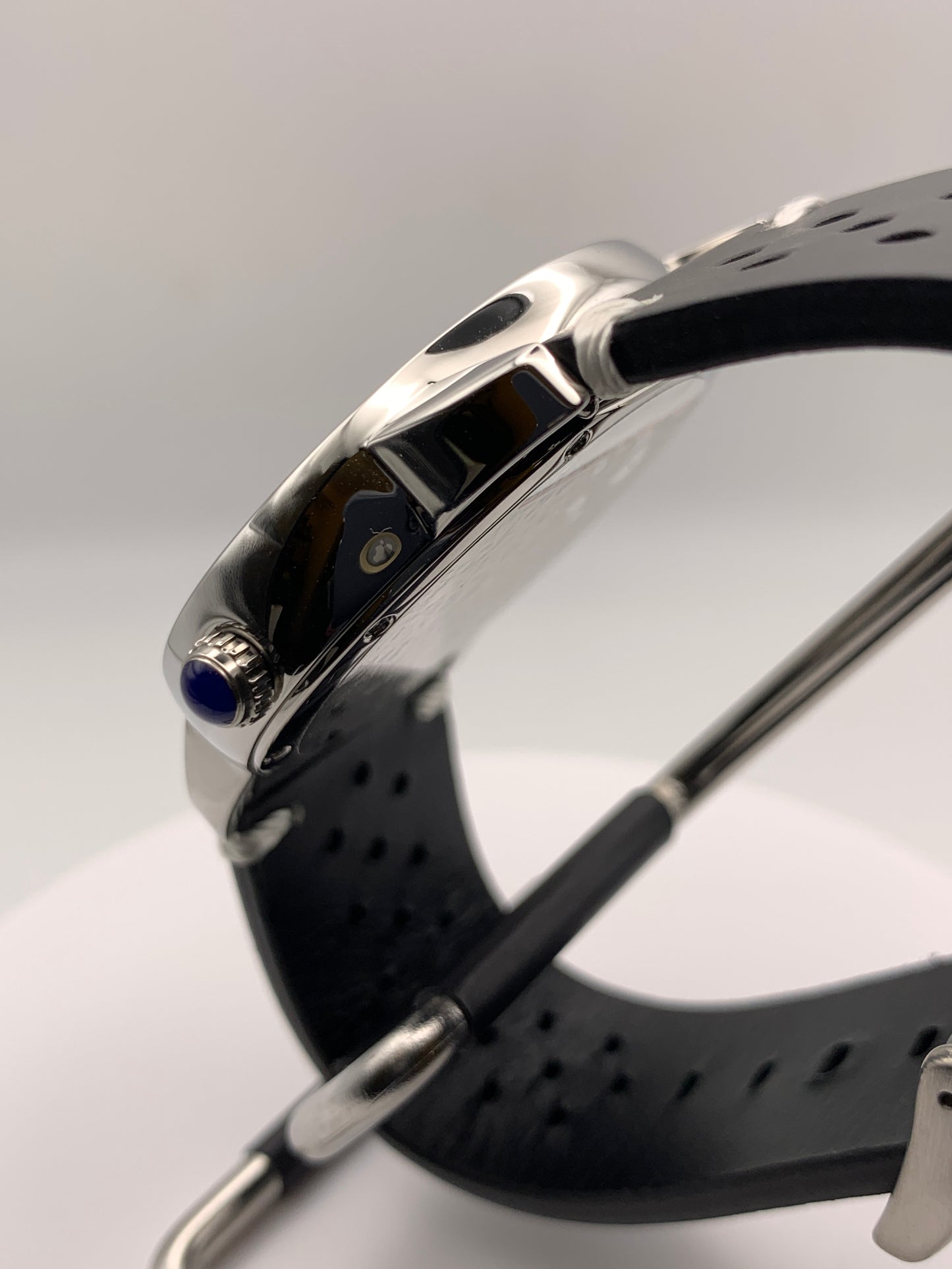 Grace 2. 42mm Stainless steel. Vintage Elgin enamel dial. Sapphire crystal. Miyota 2036 quartz.