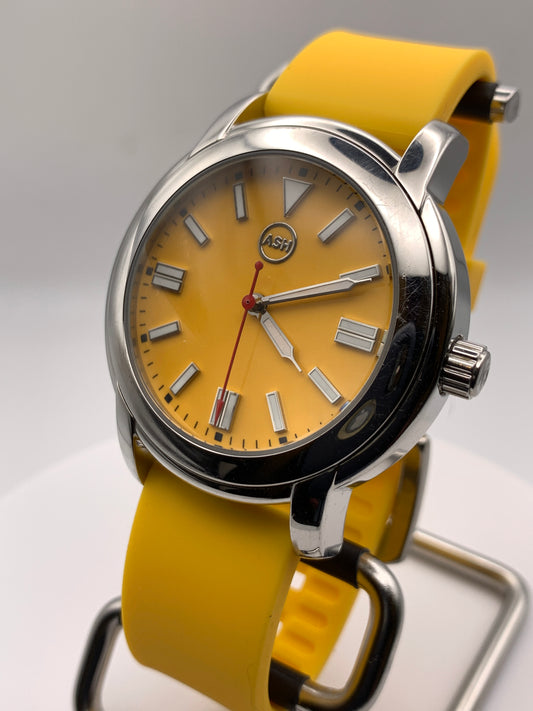 Mellow. Custom resto-mod. 41mm stainless steel. Sapphire. Seiko VH31.