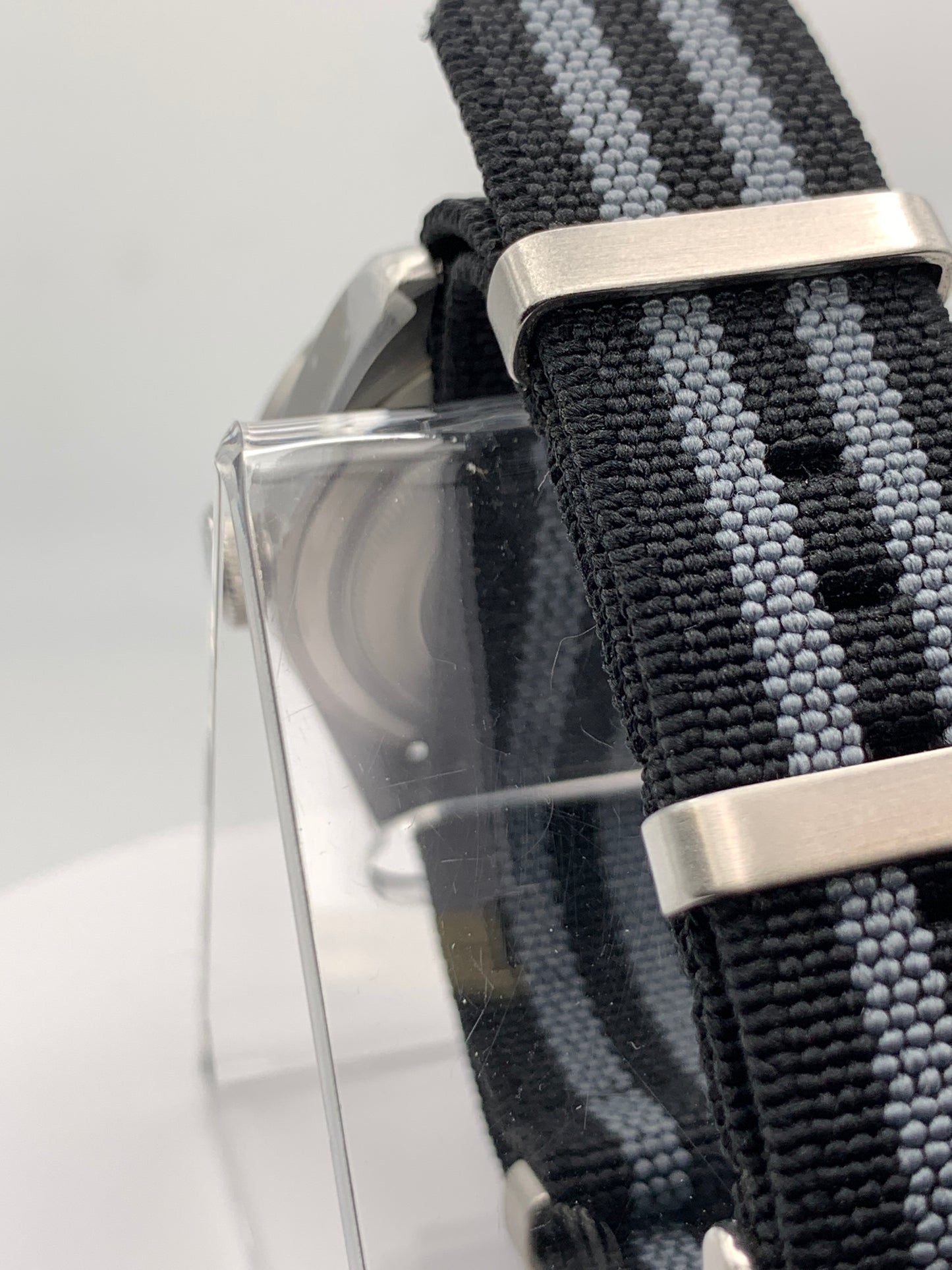 Vibe 1655. 40mm Stainless steel GMT case. Sapphire crystal. NH34 movement.
