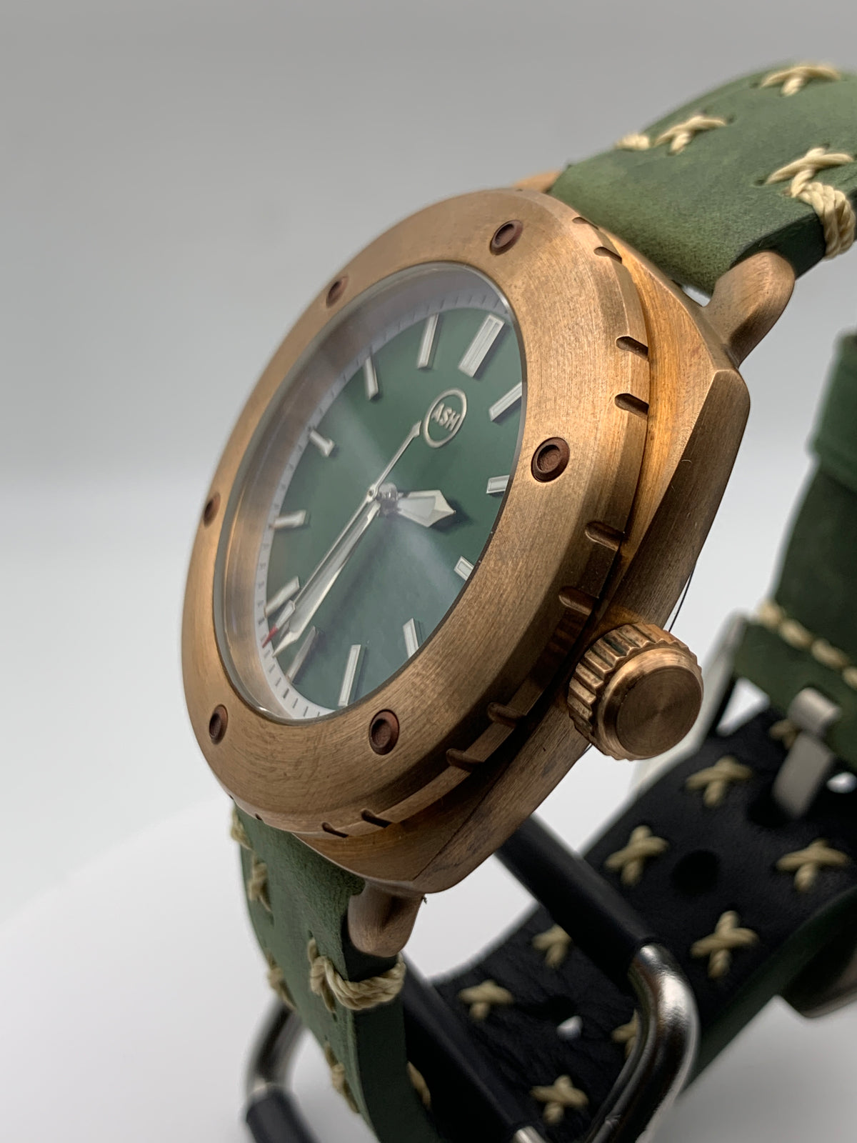 Aegis. 44mm bronze case. Sapphire crystal. Seiko NH35.