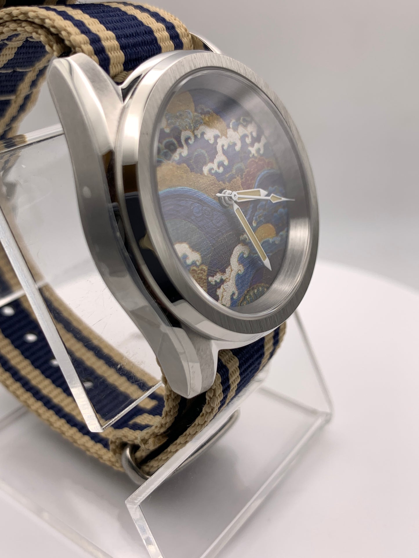 Chakushoku. 38mm Stainless steel. Sapphire crystal. Seiko NH38.