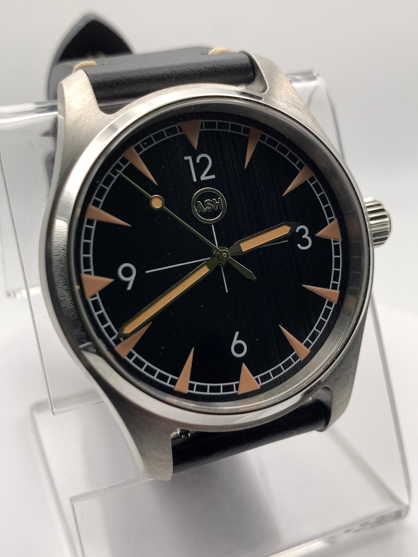Locomotive Breath. 39mm stainless steel case.  Sapphire crystal. Seiko NH38.