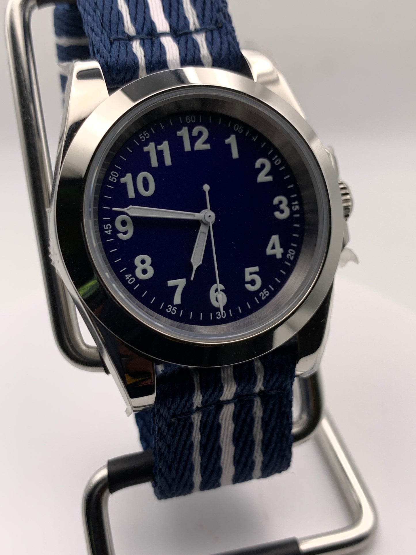 Depthing. 39mm stainless steel. Sapphire crystal. Seiko NH38.