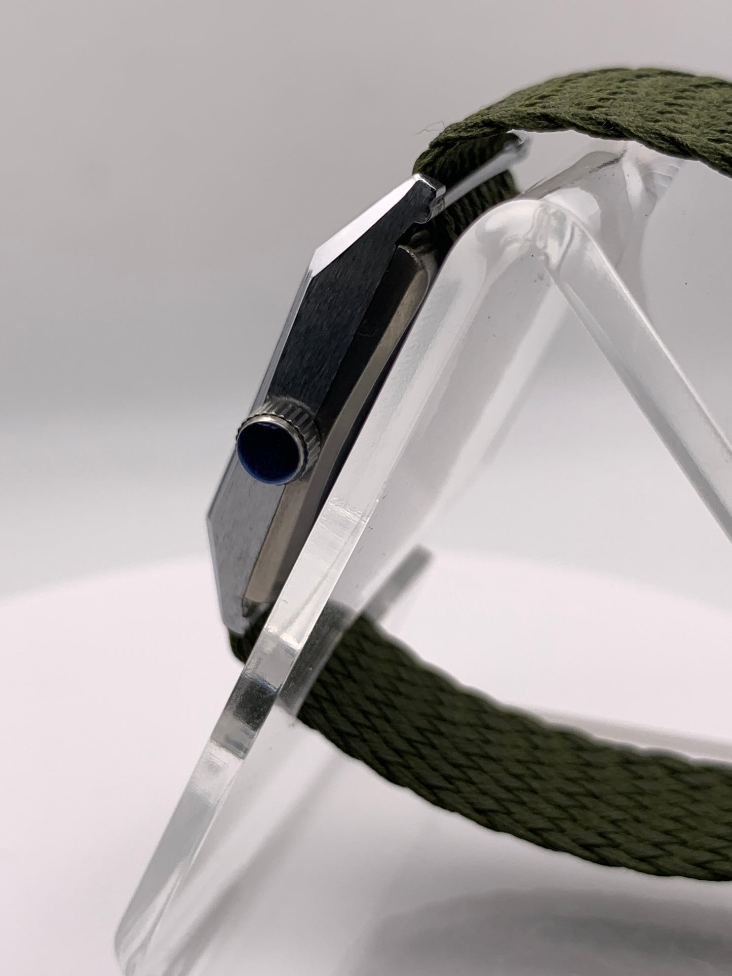 Feather 1.3 - Vintage 25mm plated brass 2 piece case.  38mm lug to lug. 16mm lug width. 8.5mm thick. Acrylic crystal. Miyota Super 2035 movement.
