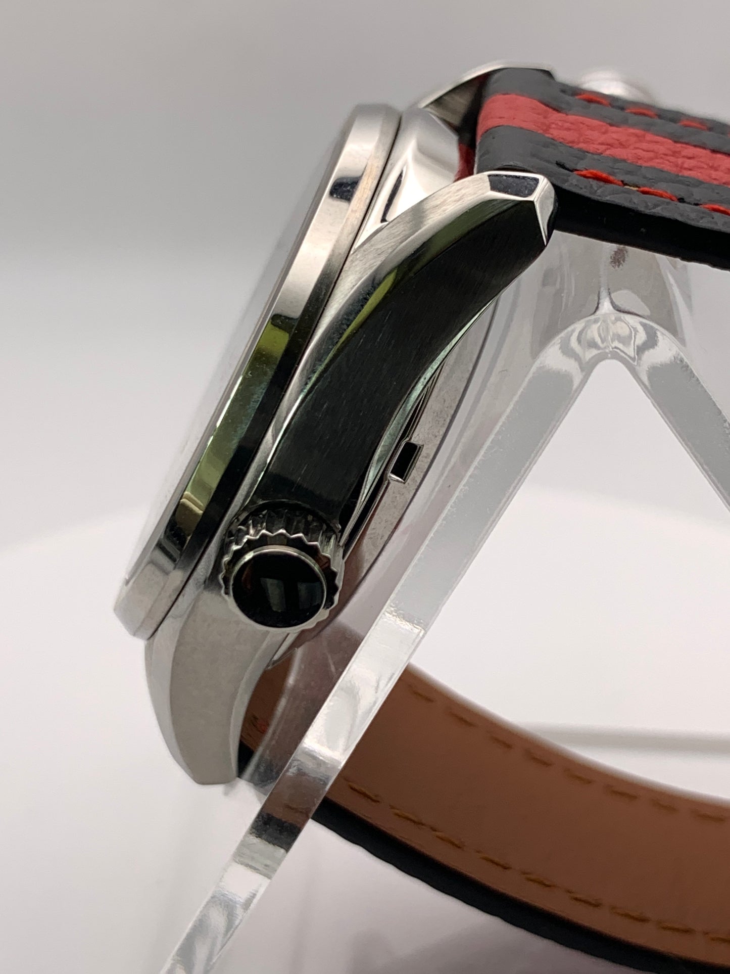 Perihelion - 38mm Stainless steel. Sapphire crystal.  Seiko NH35.