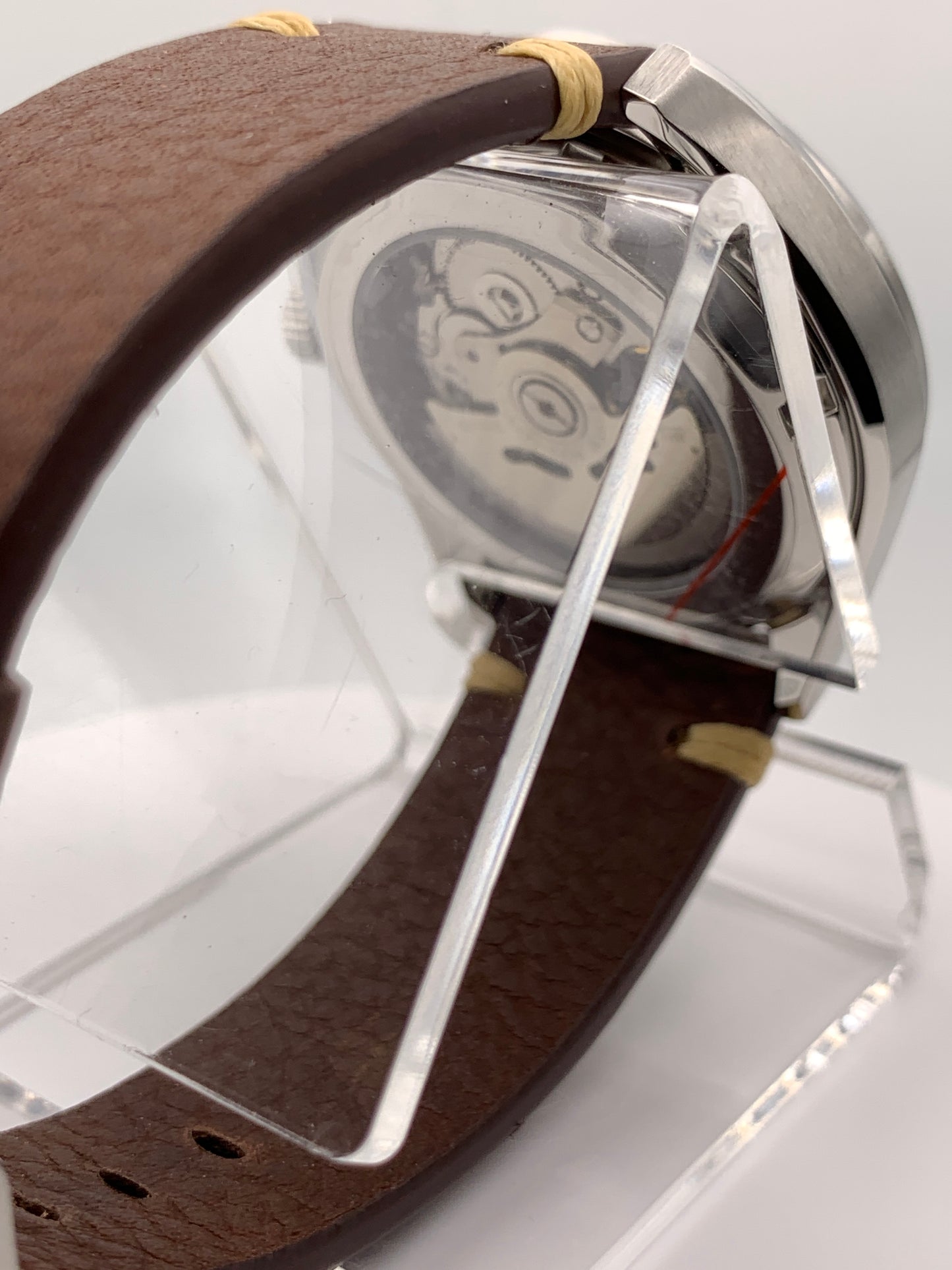 Watermelon. 40mm Stainless steel case. Sapphire crystal. Screw down crown and case back. NH38 automatic movement.