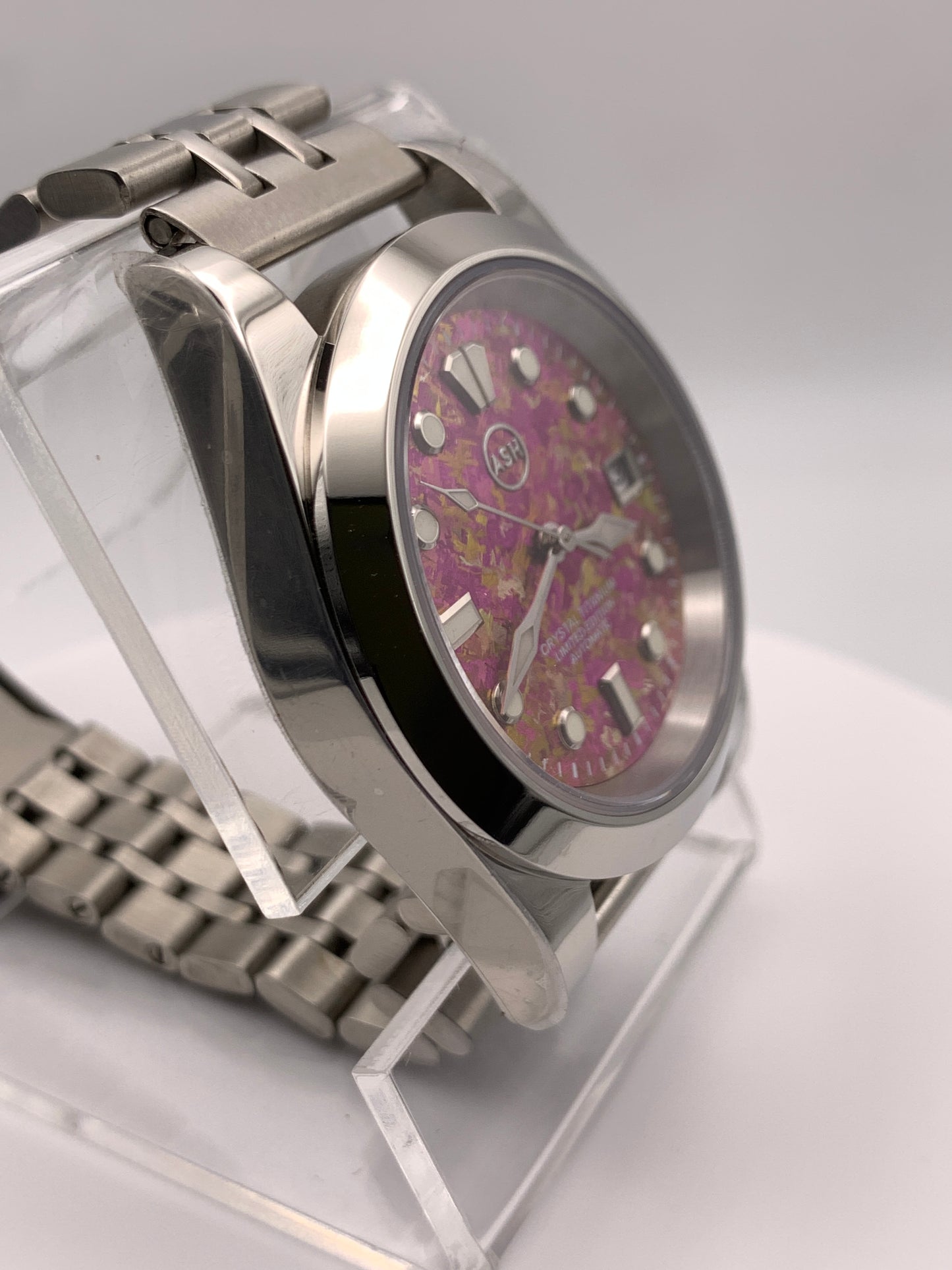 Party Favor. 39mm Stainless Steel Case. Sapphire crystal. Seiko NH35 automatic.