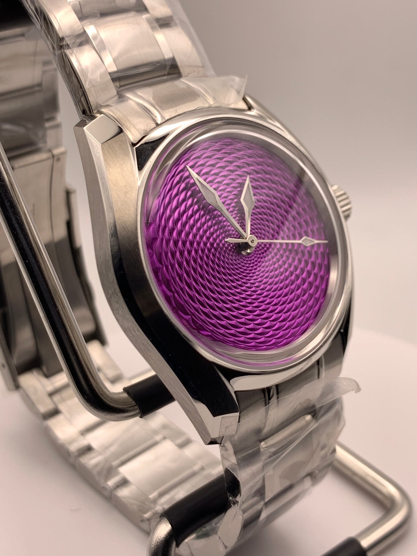 Brandy. 38mm Stainless steel. Double dome sapphire with AR. Seiko NH38.