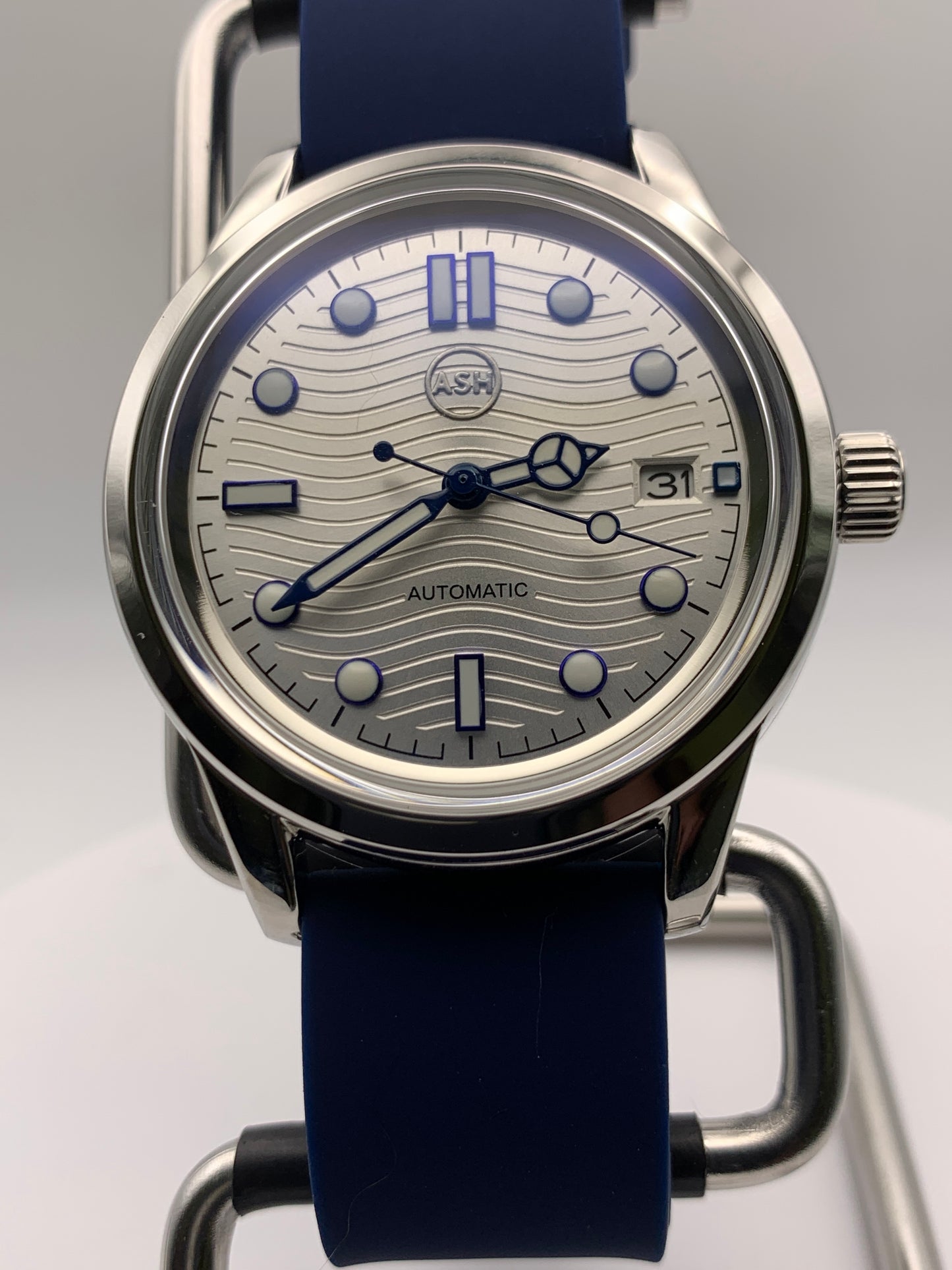 The Yankee 1.1 - Blue, silver and white livery. 39mm stainless steel case. K-1 mineral crystal with AR. NH35 automatic.