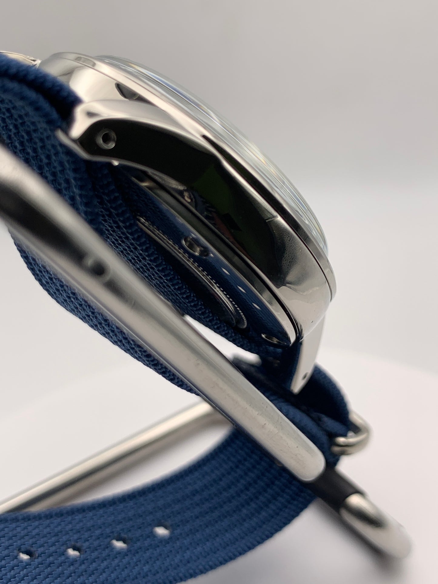 The Yankee 1.2 - Blue, silver and white livery. 39mm stainless steel case. K-1 mineral crystal with AR. NH35 automatic.