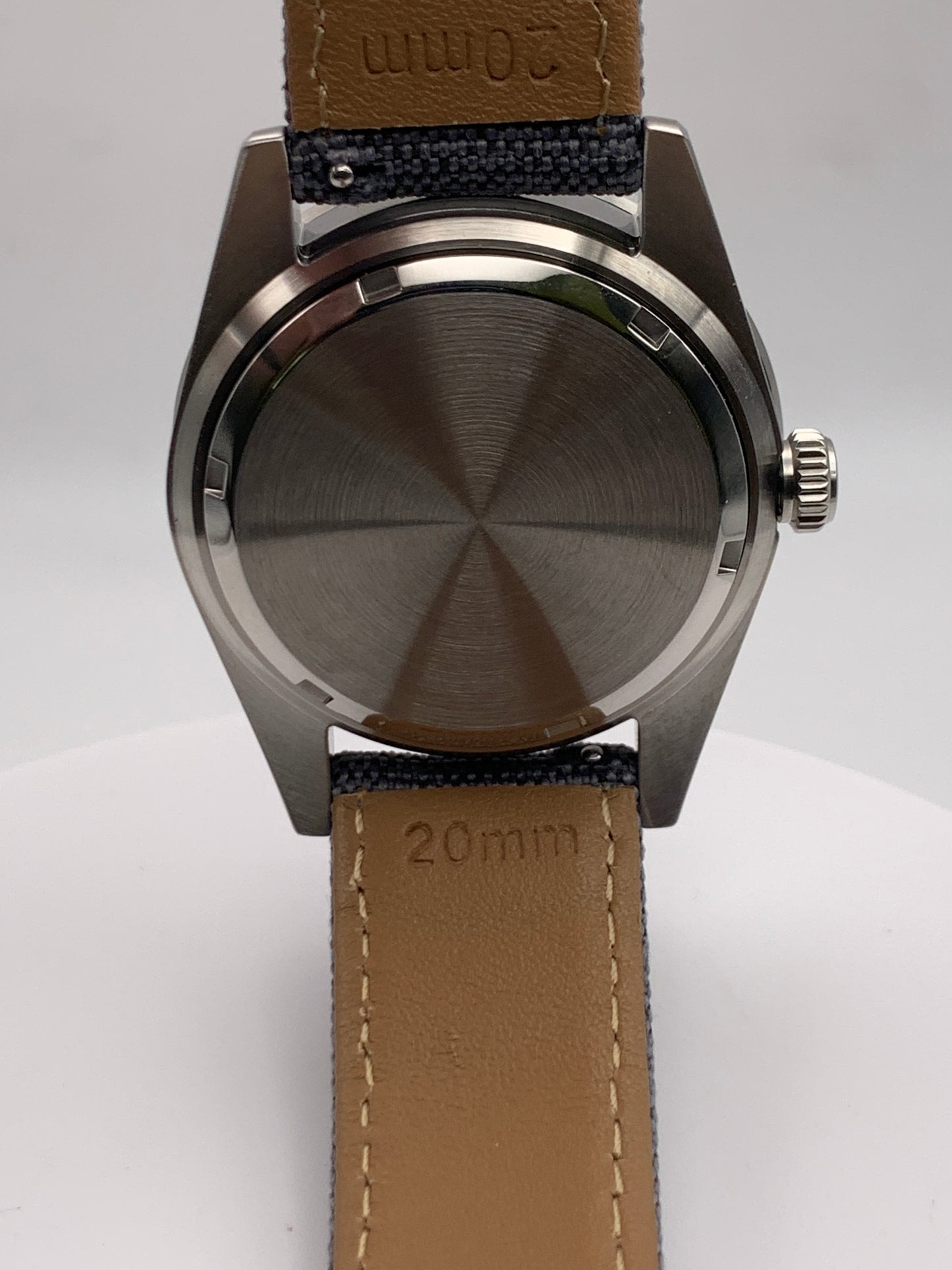 Thalassa - 39mm 3 piece stainless steel case. Sapphire crystal. Seiko NH35.