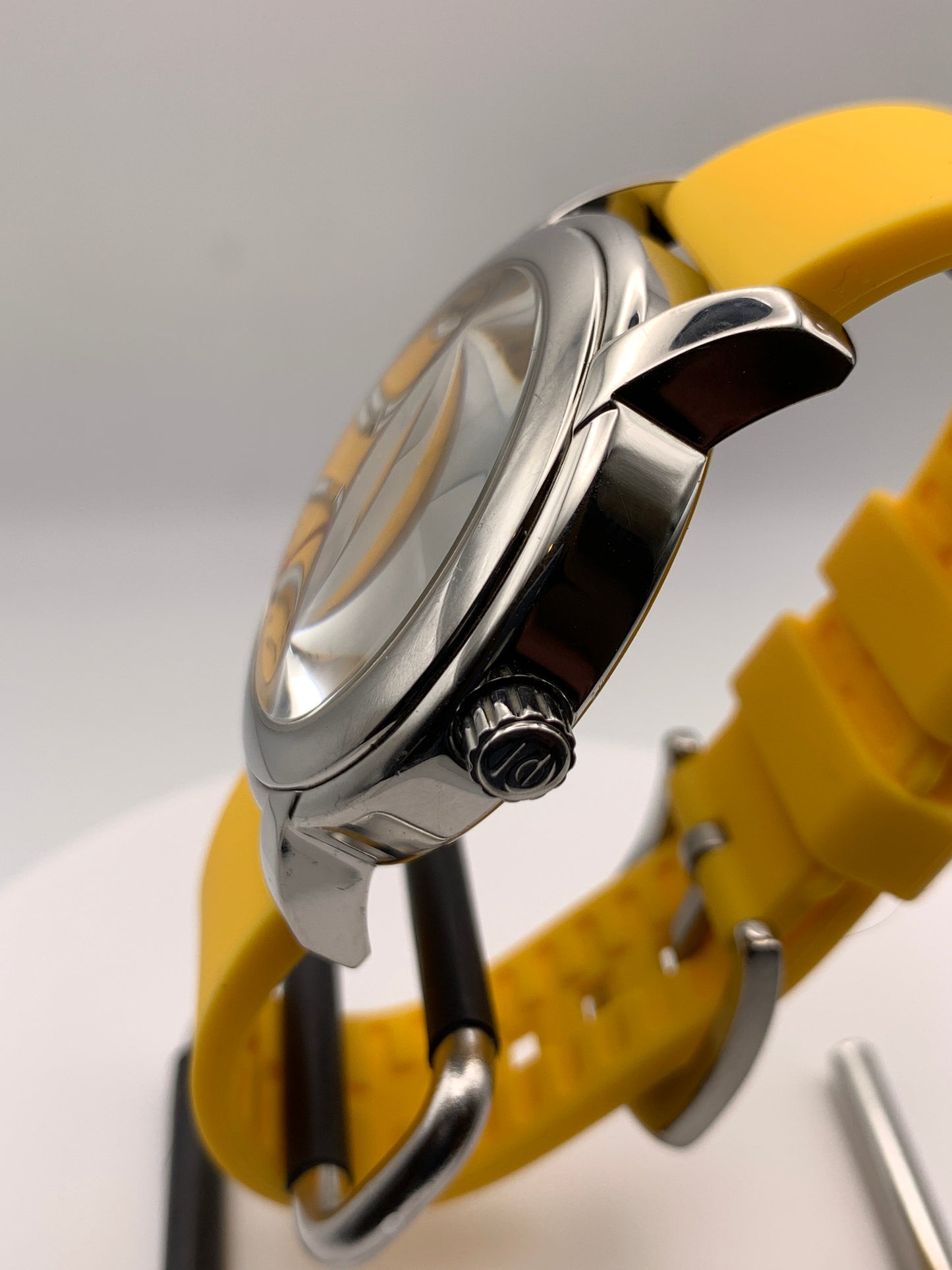 Mellow. Custom resto-mod. 41mm stainless steel. Sapphire. Seiko VH31.