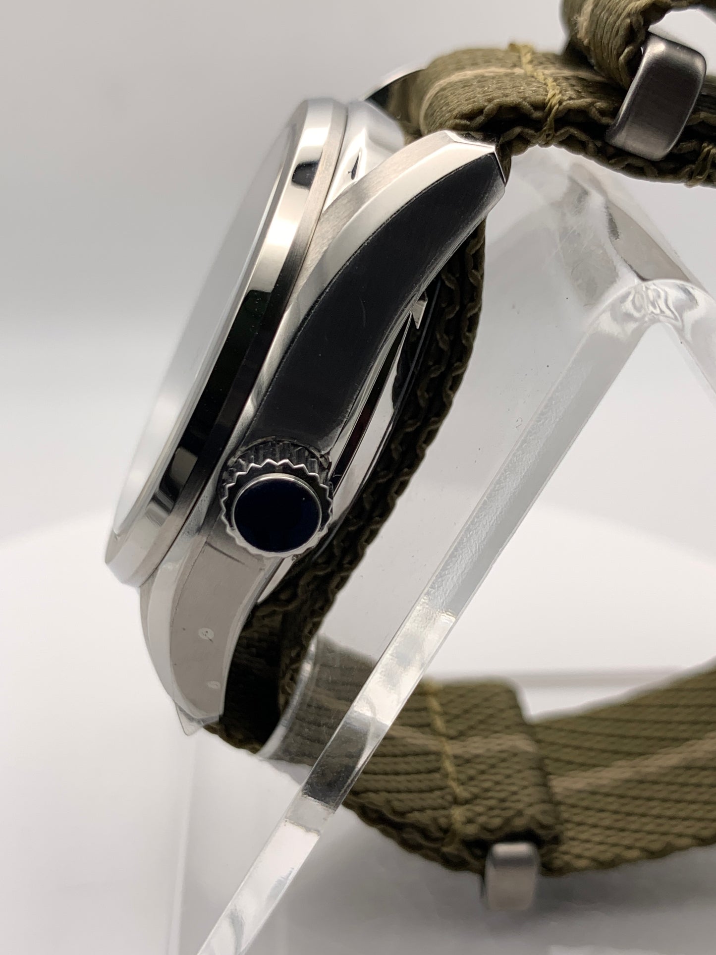 Ithilien. 38mm Stainless steel case. Sapphire crystal. Seiko NH35.