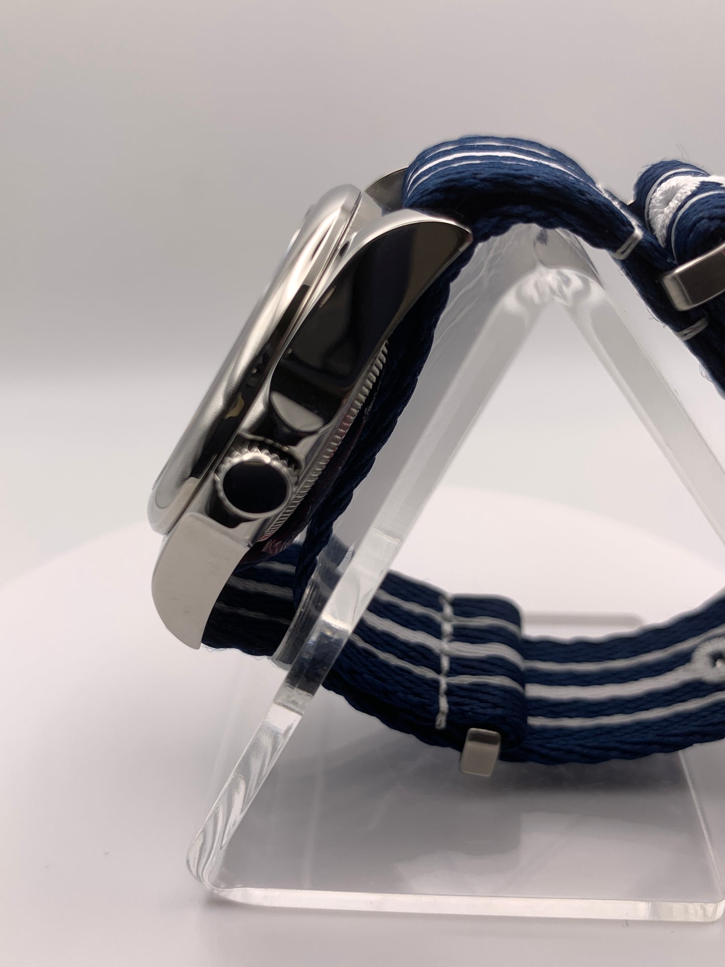 Blu Lou. 39mm Stainless steel. Sapphire crystal. Seiko NH35.