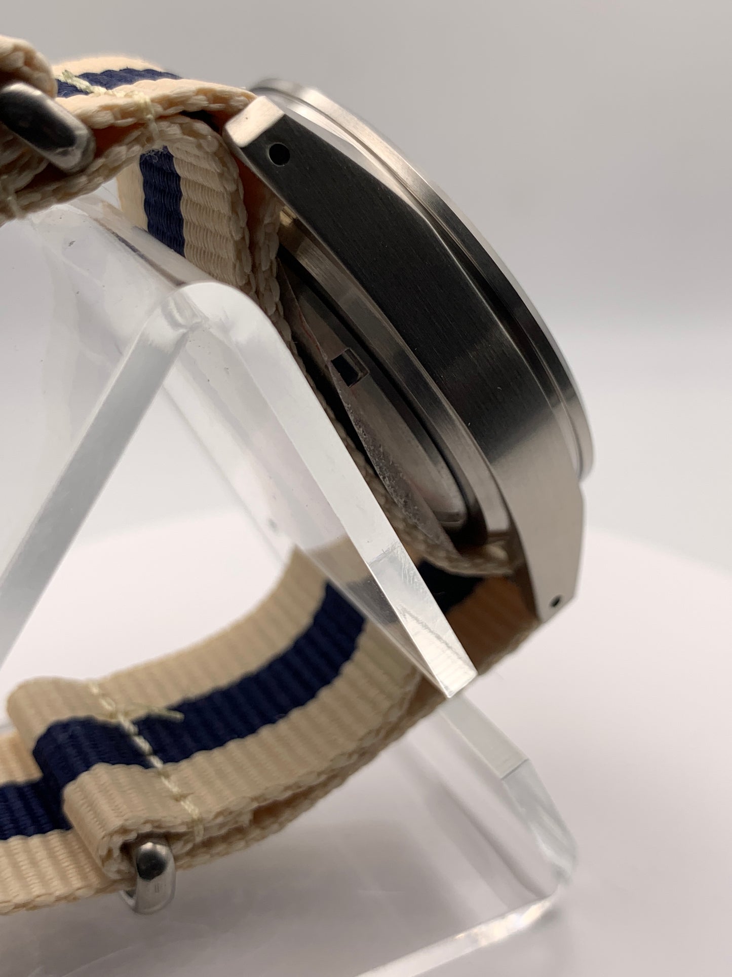 Ghost Fleet. 40mm brushed stainless steel case. Sapphire crystal. Seiko NH35.