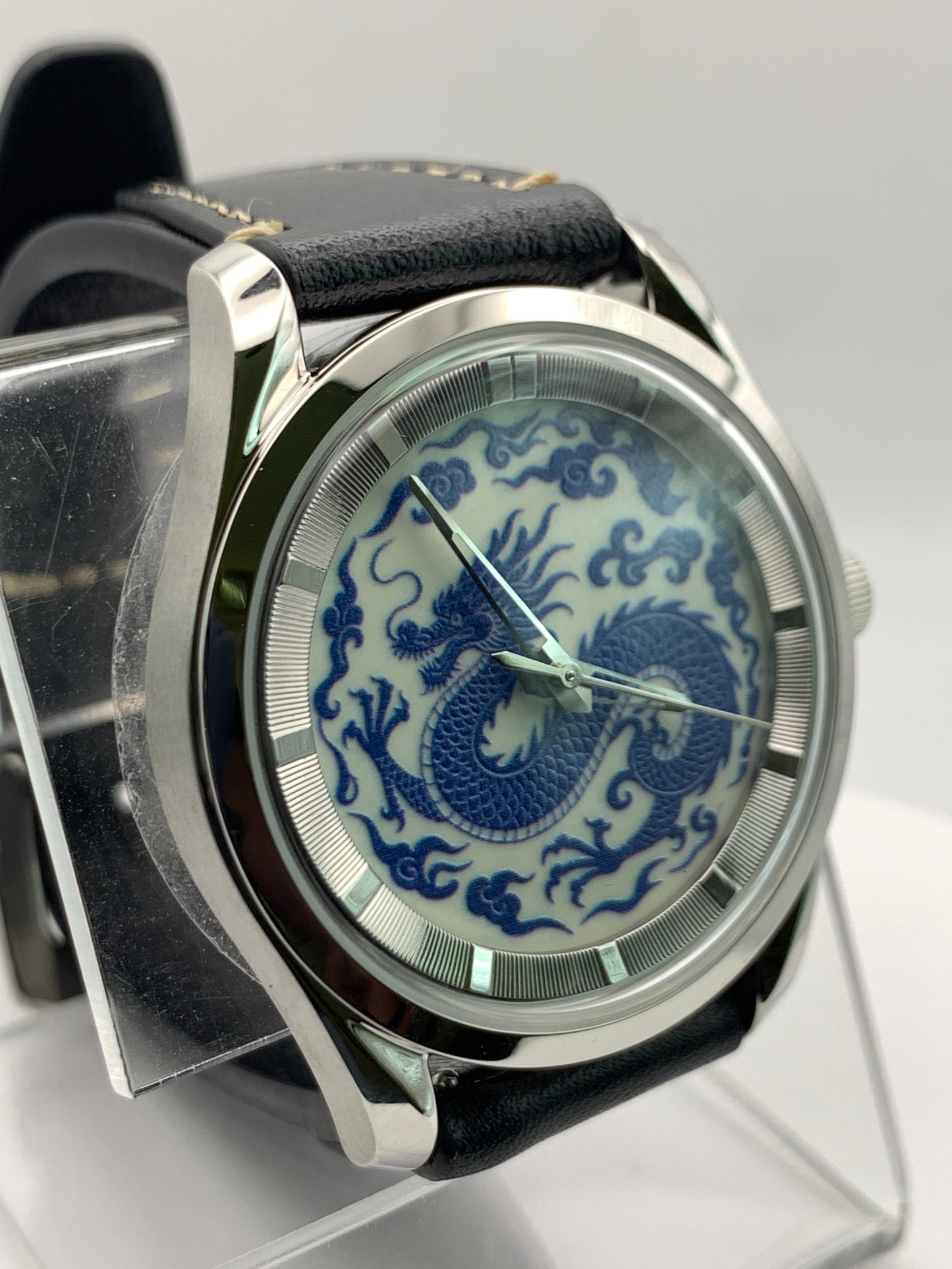 Qinglong - 39mm stainless steel case with engine turned chapter ring. Sapphire crystal. Seiko NH38.