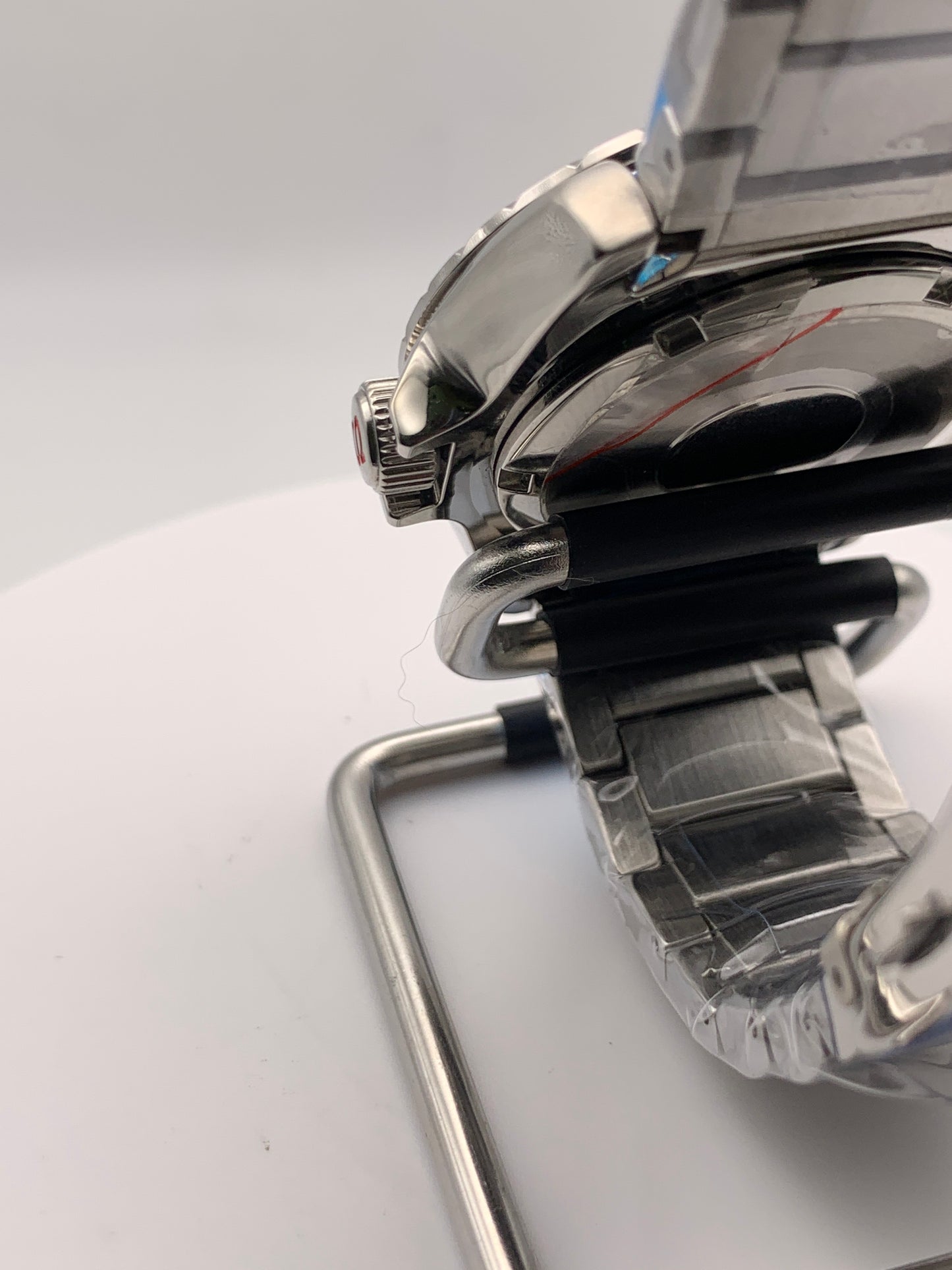 Mariana. 41mm Stainless Steel.  Sapphire crystal. Crystal titanium dial. Seiko NH35.
