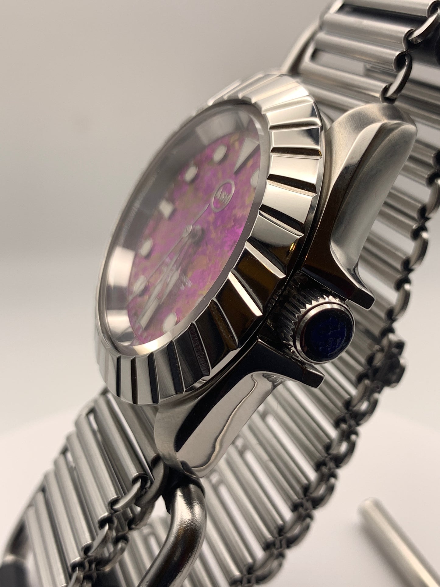 Party-whirl. 41mm Stainless steel.  Sapphire crystal.  Seiko NH35. Bonklip.