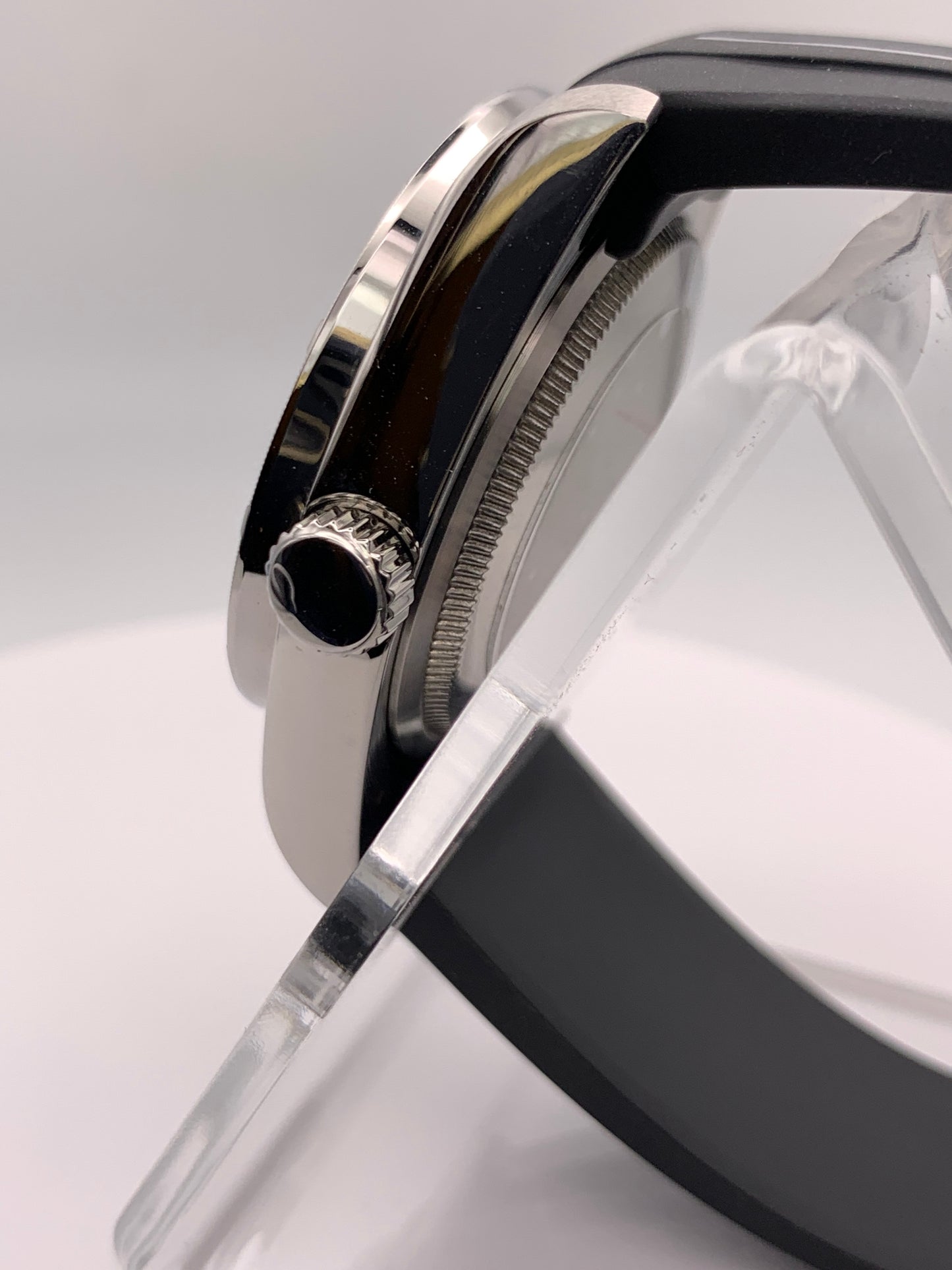 Purple natural stone dial. 39mm engine turned case.