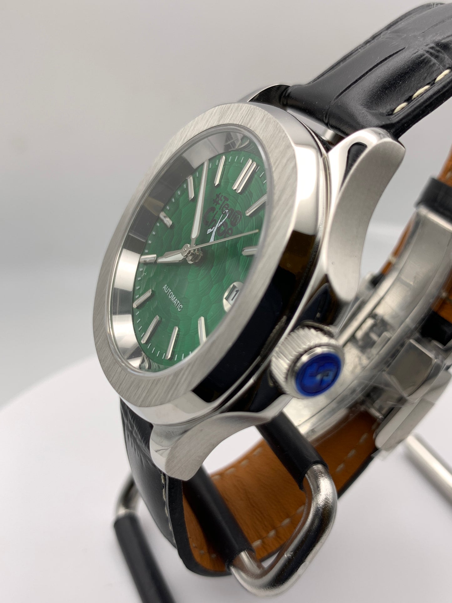#TeamChole - One. 44mm Stainless steel. Textured dial. Sapphire. Seiko NH35.