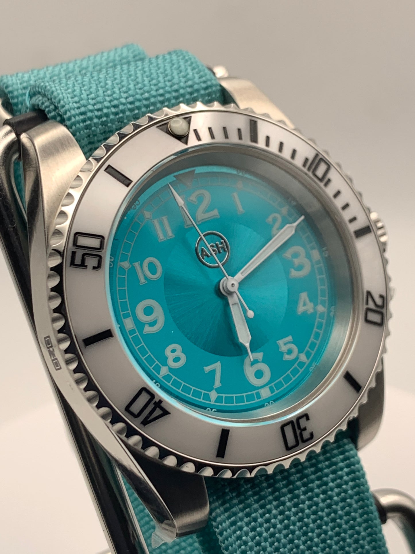 Neptune’s Veil. 40mm Stainless steel. Sapphire crystal. 120 click unidirectional bezel. Miyota 8215 automatic.