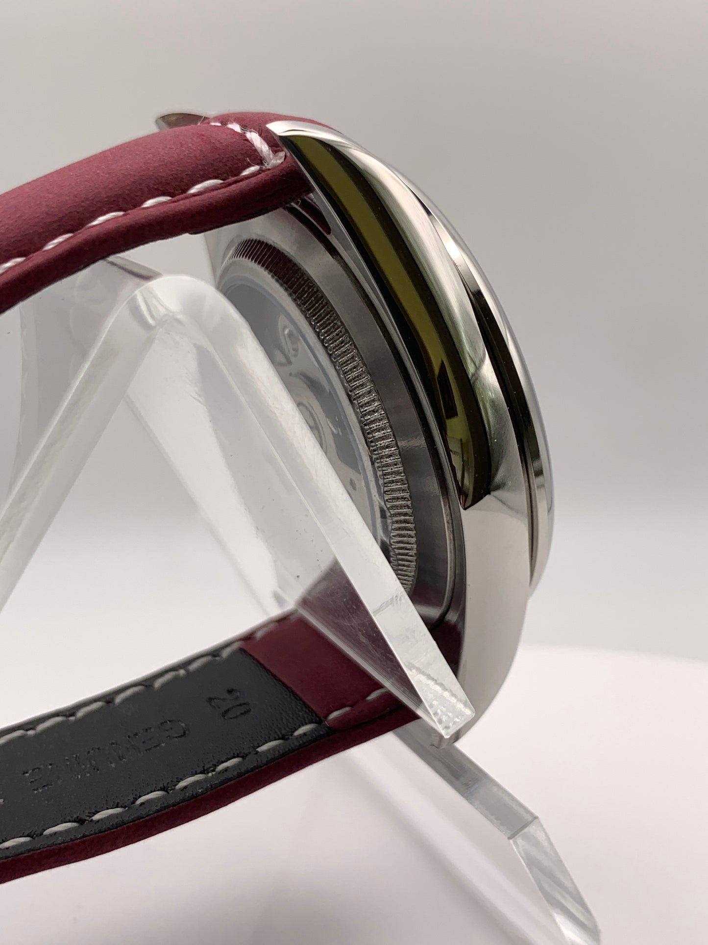 Rosie. 39mm Stainless steel. Mother of pearl dial. Sapphire crystal. Seiko NH35 automatic.