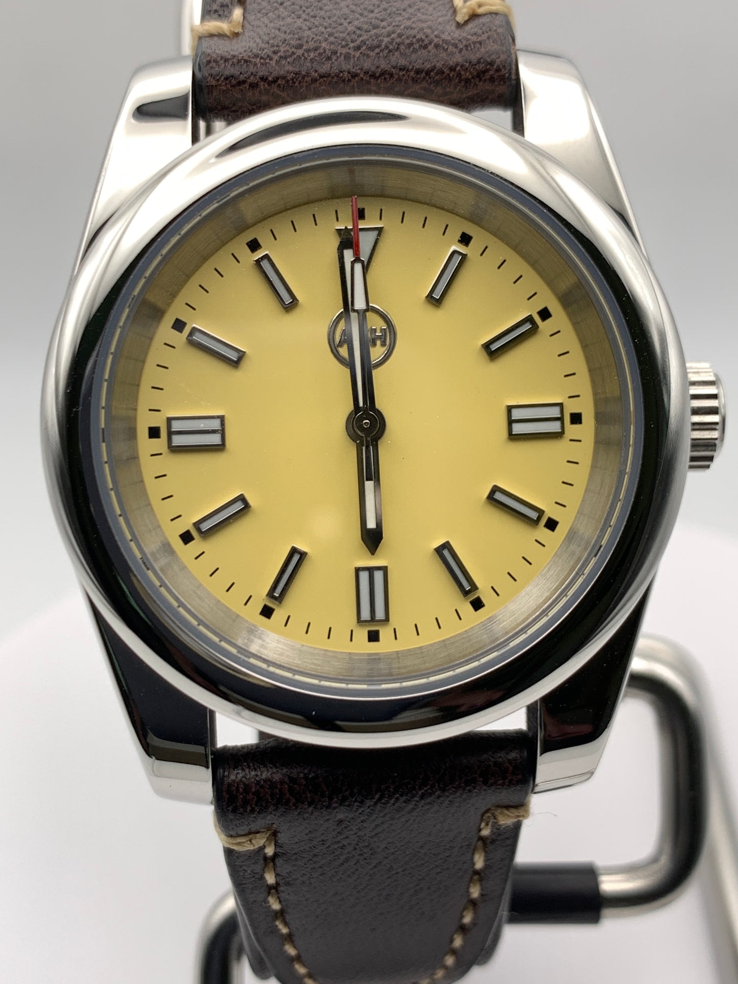 Sunny 1.1 - 36mm Stainless steel case. Sapphire crystal.  Seiko NH38.
