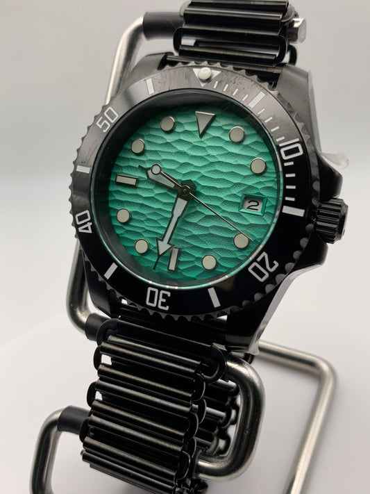 Neritic. 40mm PVD coated stainless steel case. Sapphire crystal. Seiko NH35.