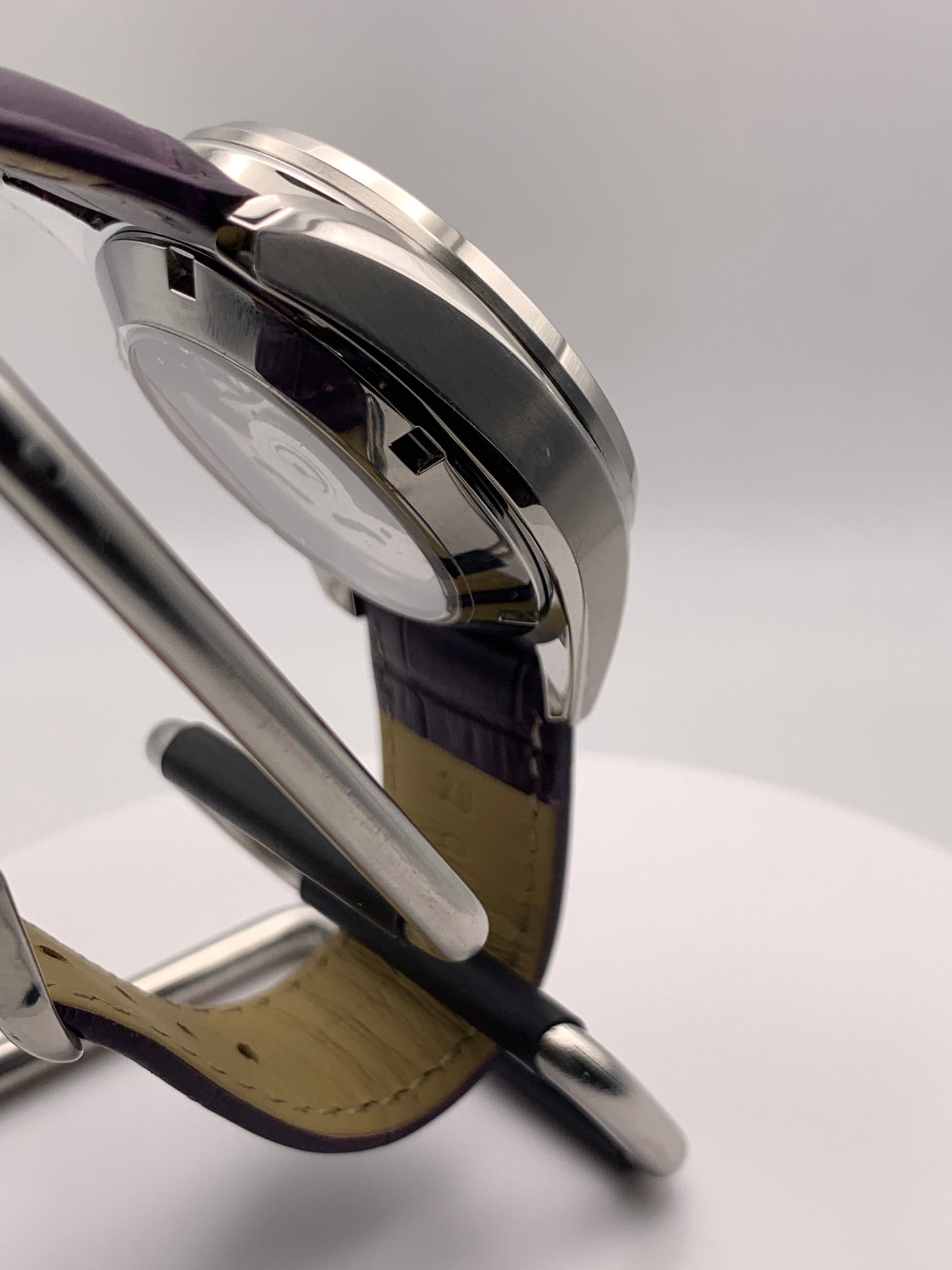 People Eater. 38mm Stainless steel. Sapphire crystal. Seiko NH38. Bracelet and leather strap included.