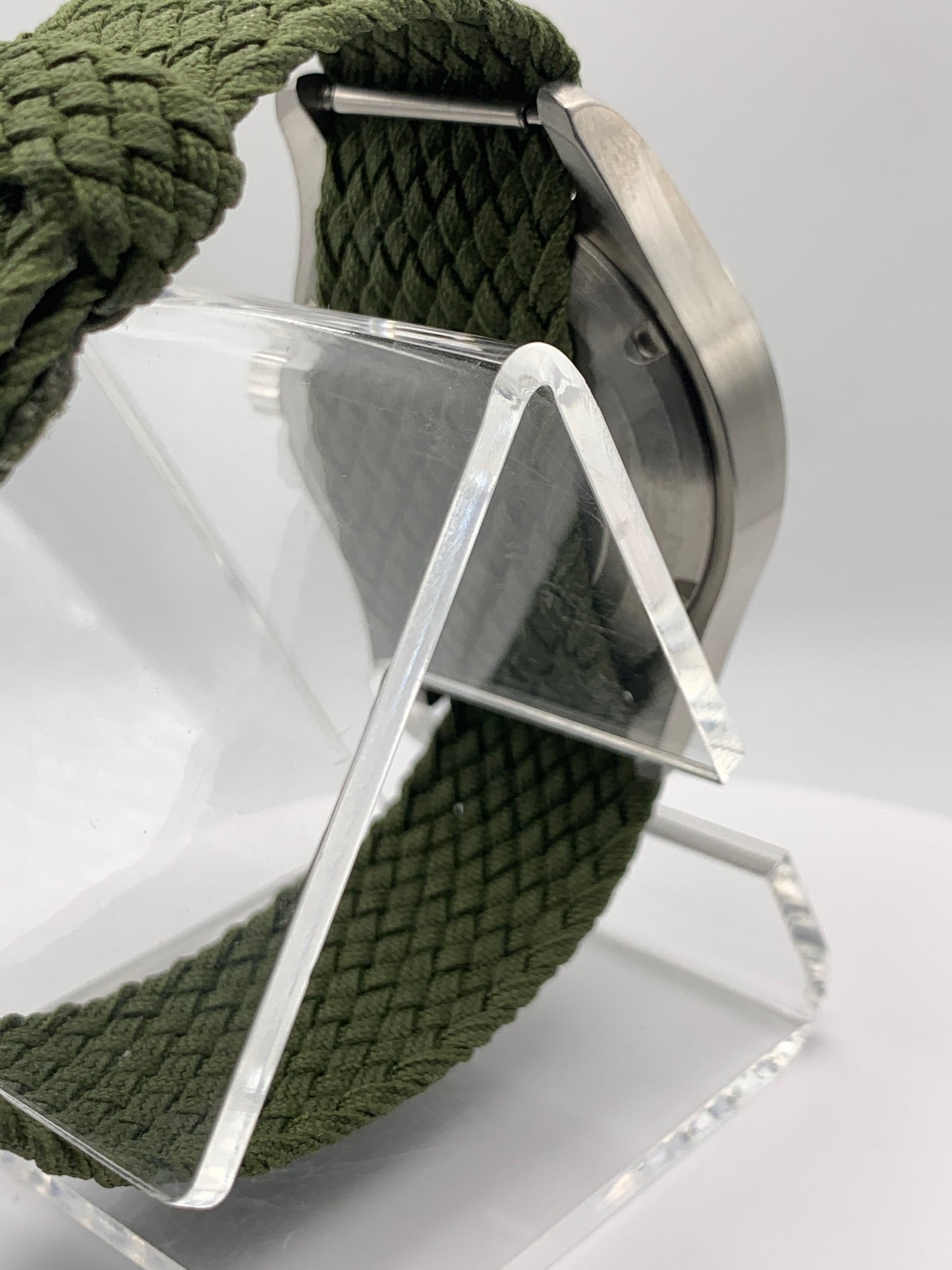 Fangorn. 39mm Stainless steel. Textured and faceted dial. Sapphire crystal. Seiko NH38.