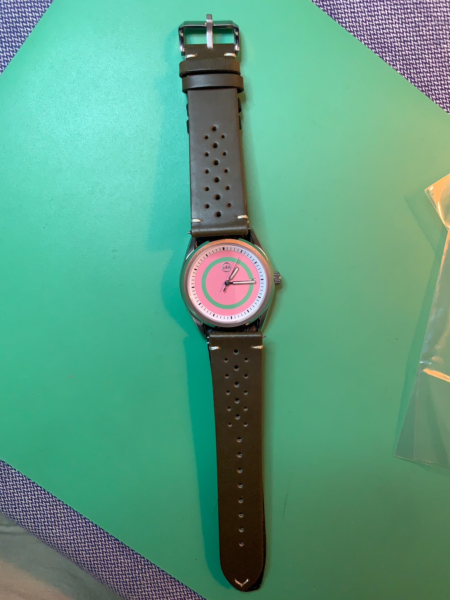 Watermelon. 40mm Stainless steel case. Sapphire crystal. Screw down crown and case back. NH38 automatic movement.