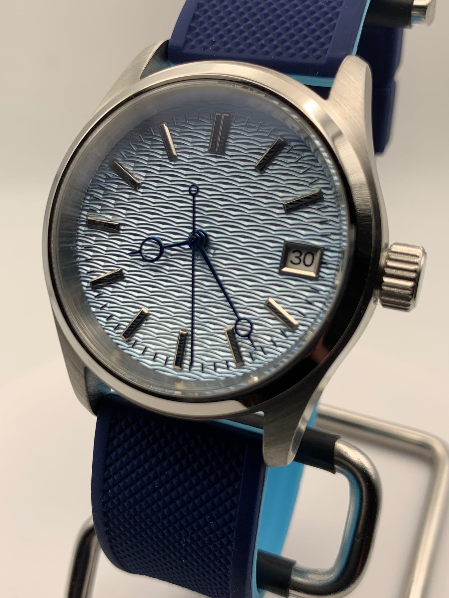 Frosty. 36mm Stainless steel case. Sapphire crystal. Seiko NH35.
