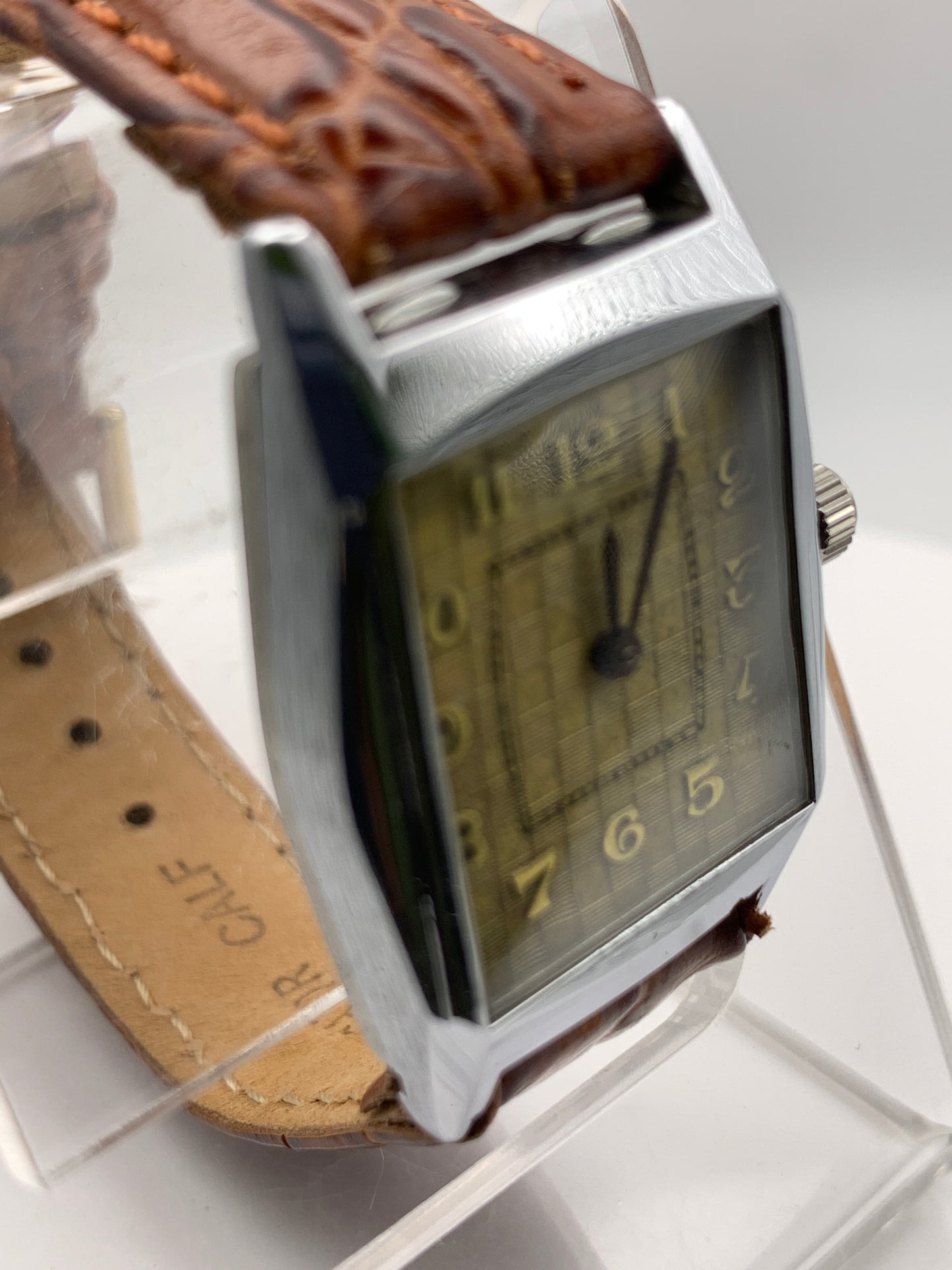 Feather 1.1 Vintage brass case and dial. Acrylic crystal. Miyota 2036 quartz movement.