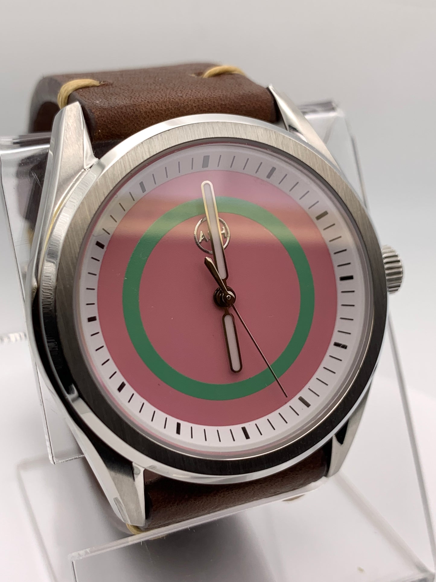 Watermelon. 40mm Stainless steel case. Sapphire crystal. Screw down crown and case back. NH38 automatic movement.