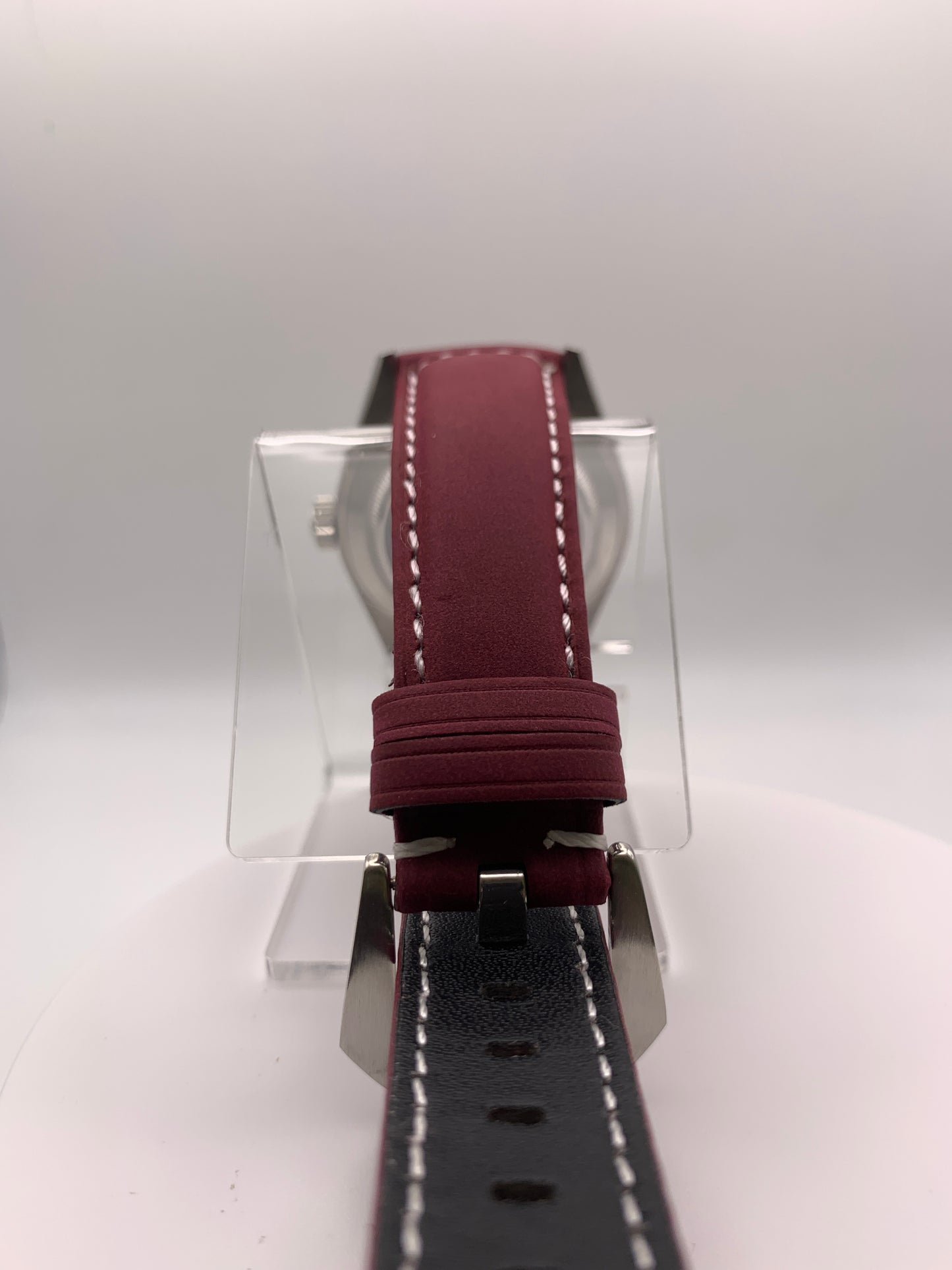 Rosie. 39mm Stainless steel. Mother of pearl dial. Sapphire crystal. Seiko NH35 automatic.