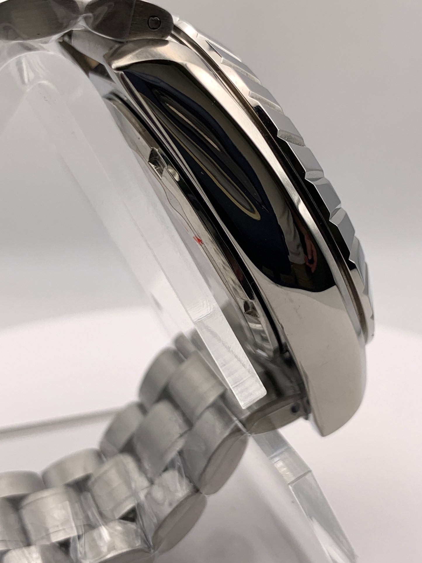 Indra’s Net. 41mm Stainless steel case.  Sapphire crystal. Seiko NH38.