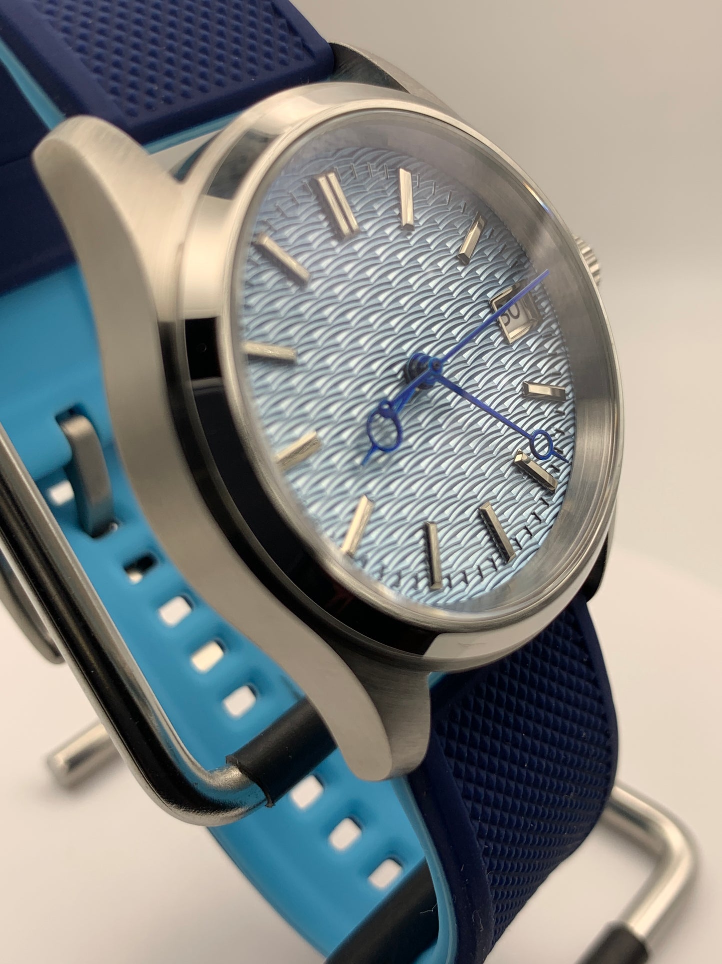 Frosty. 36mm Stainless steel case. Sapphire crystal. Seiko NH35.