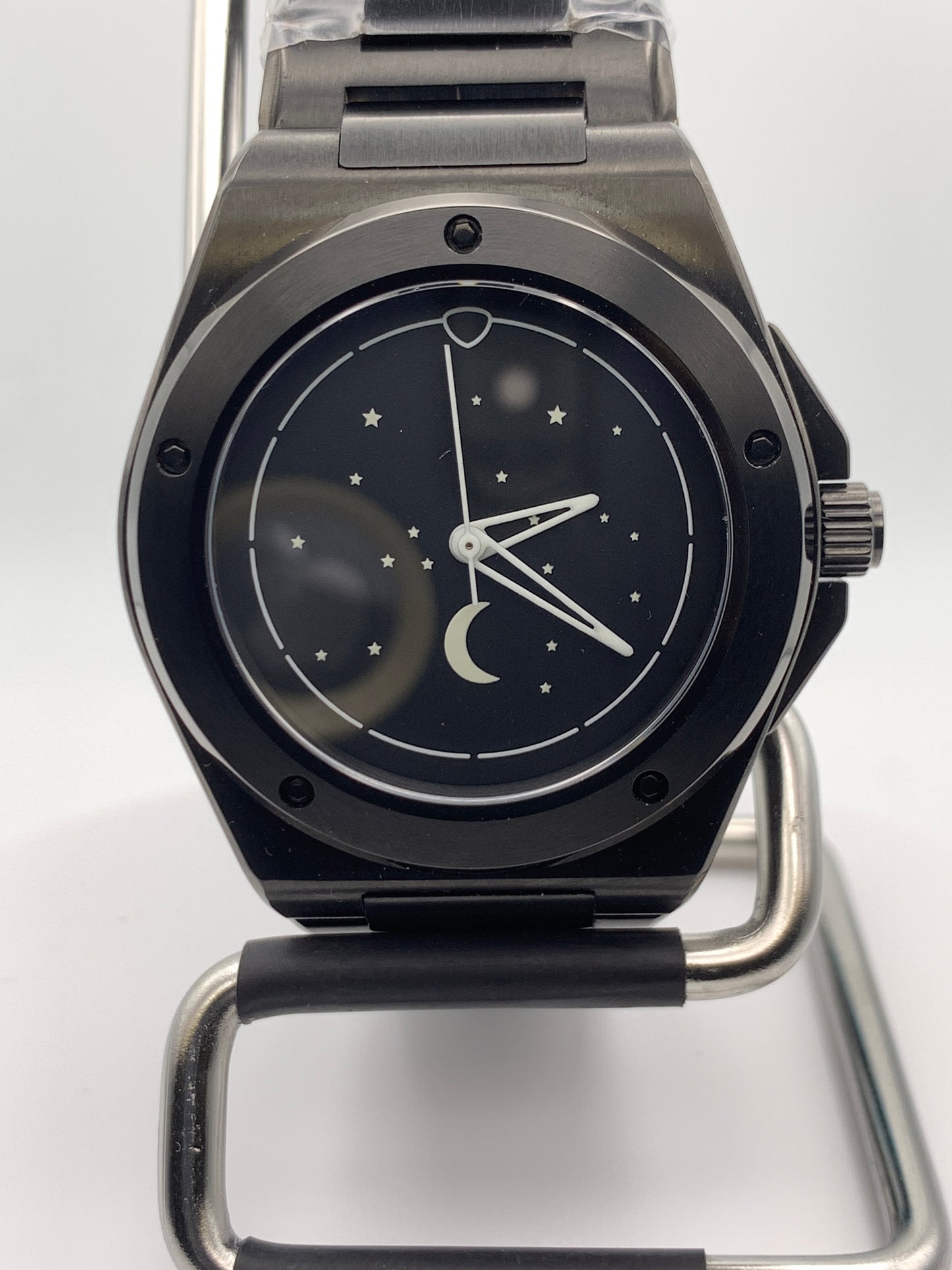 Stars and moon. PVD case and bracelet.