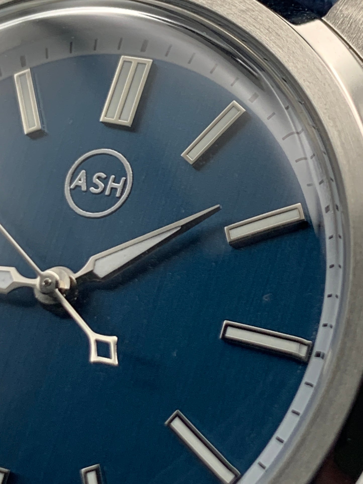 Dress Shirt. 41mm Stainless steel case. Domed K-1 glass crystal. Seiko NH38.