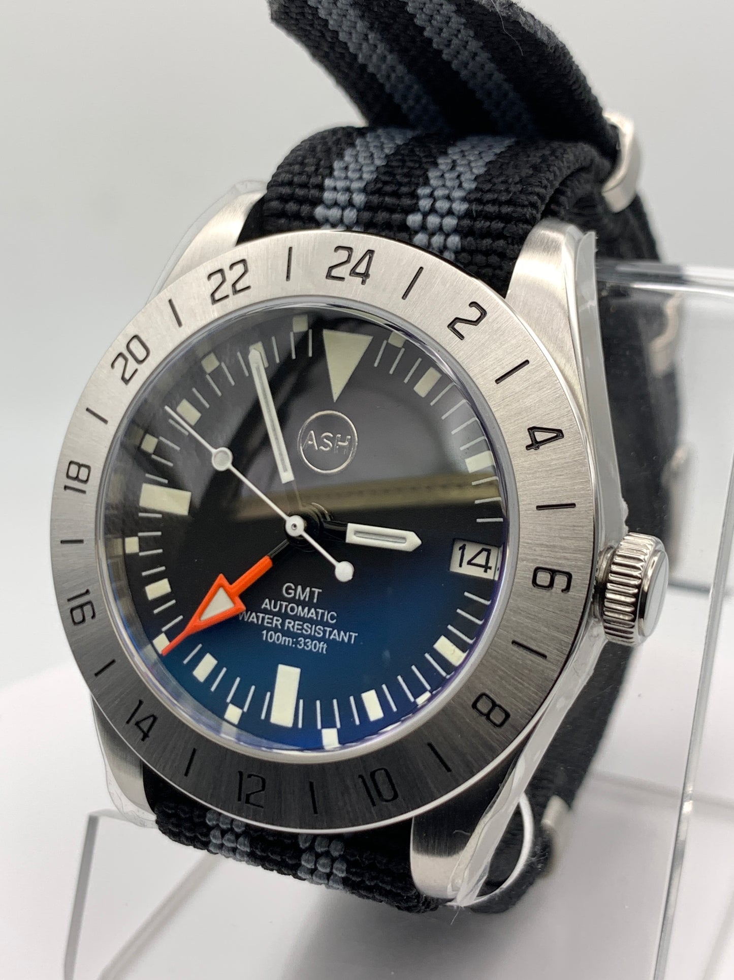 Vibe 1655. 40mm Stainless steel GMT case. Sapphire crystal. NH34 movement.